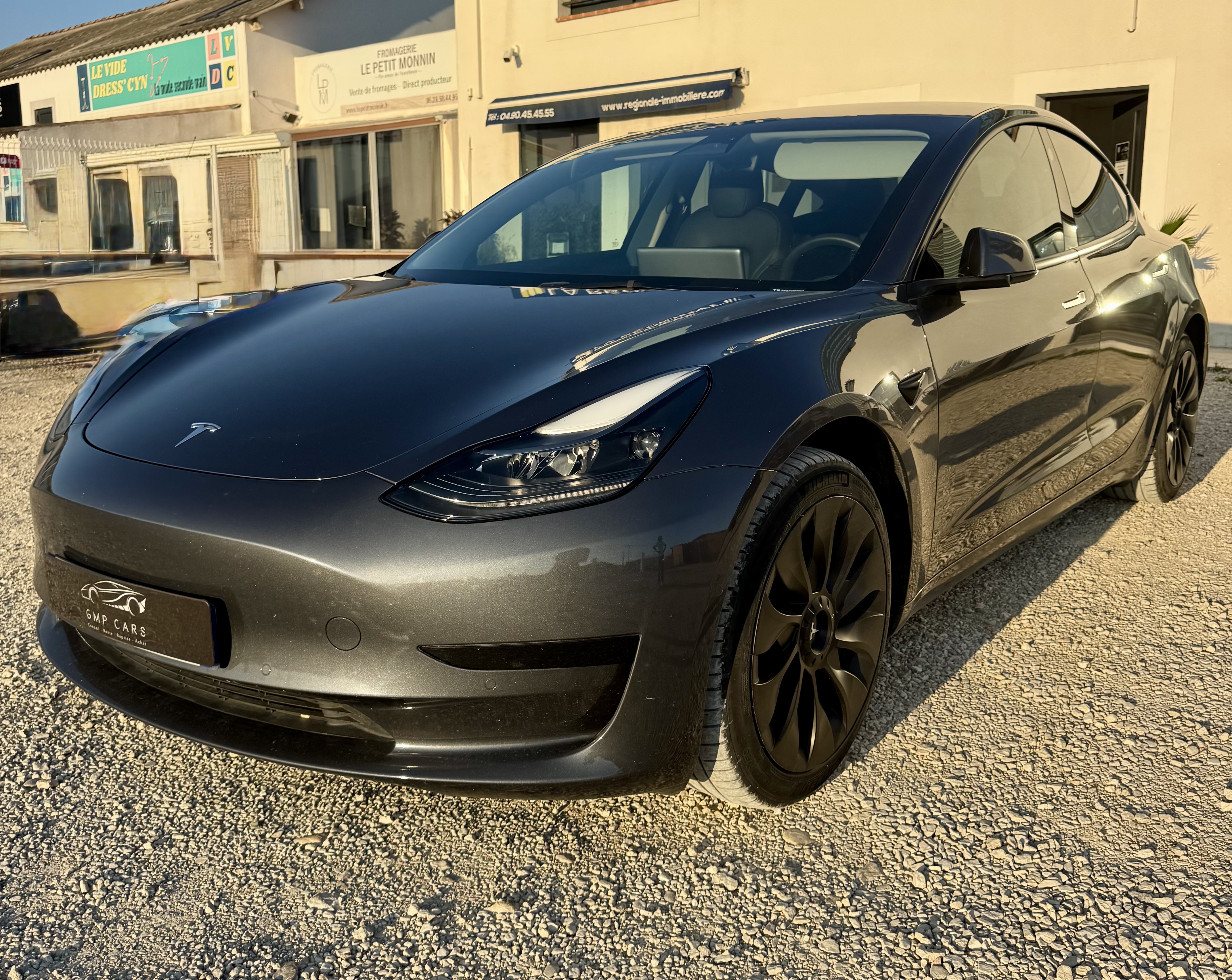 Tesla MODEL 3 325 ch 