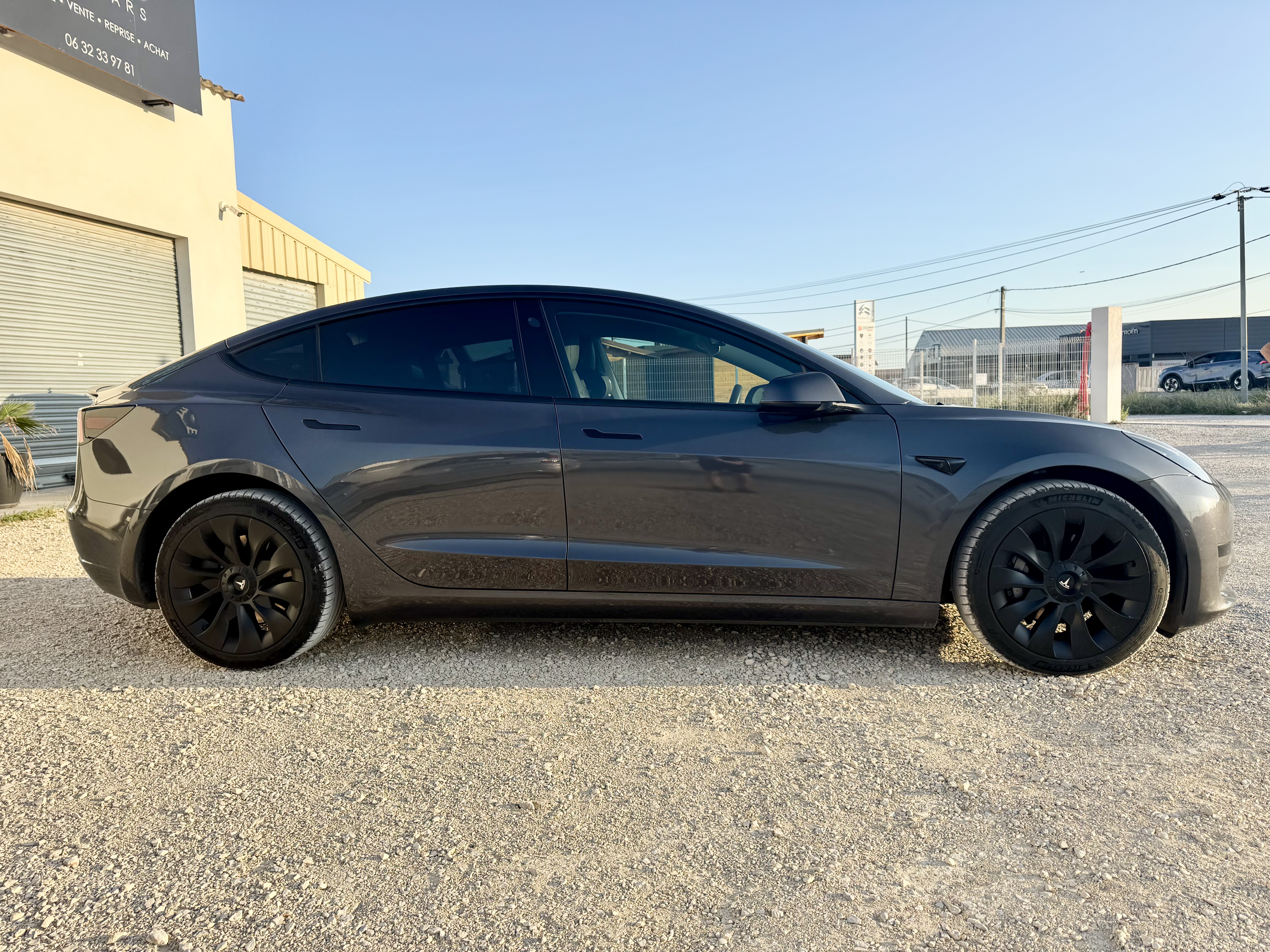 Tesla MODEL 3 325 ch 