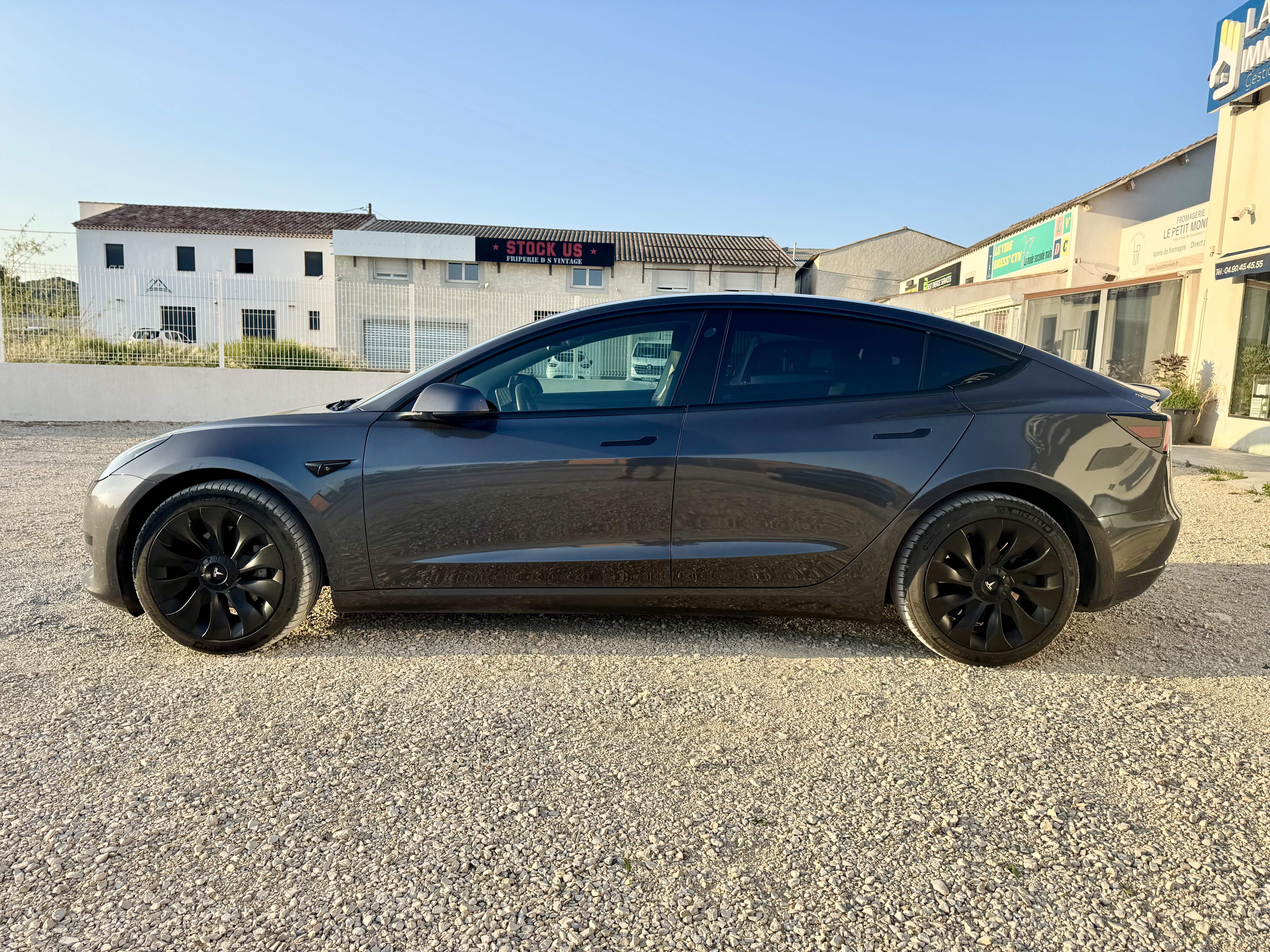 Tesla MODEL 3 325 ch 