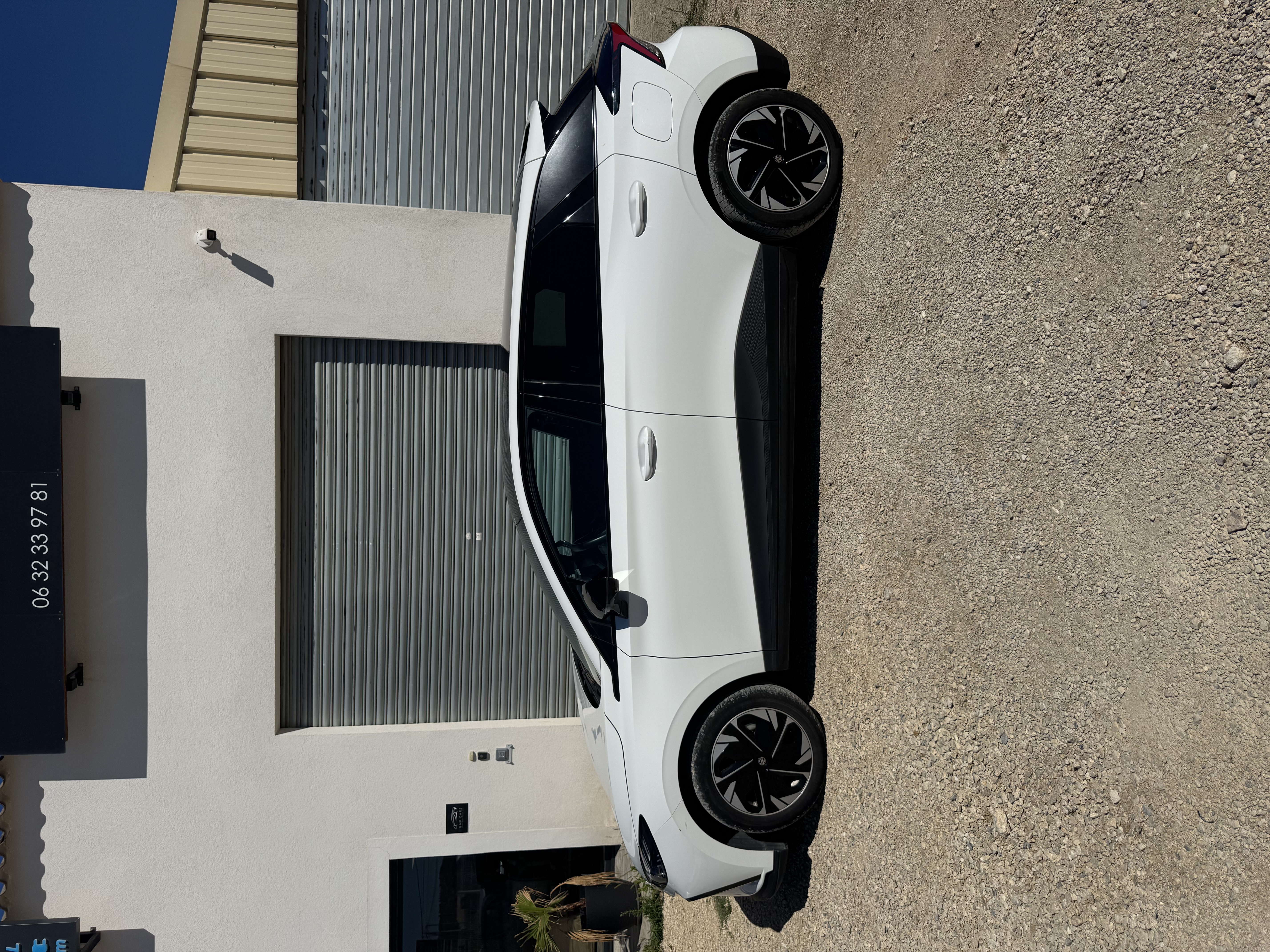 MG4 LUXURY 204 ch 64 kw 
