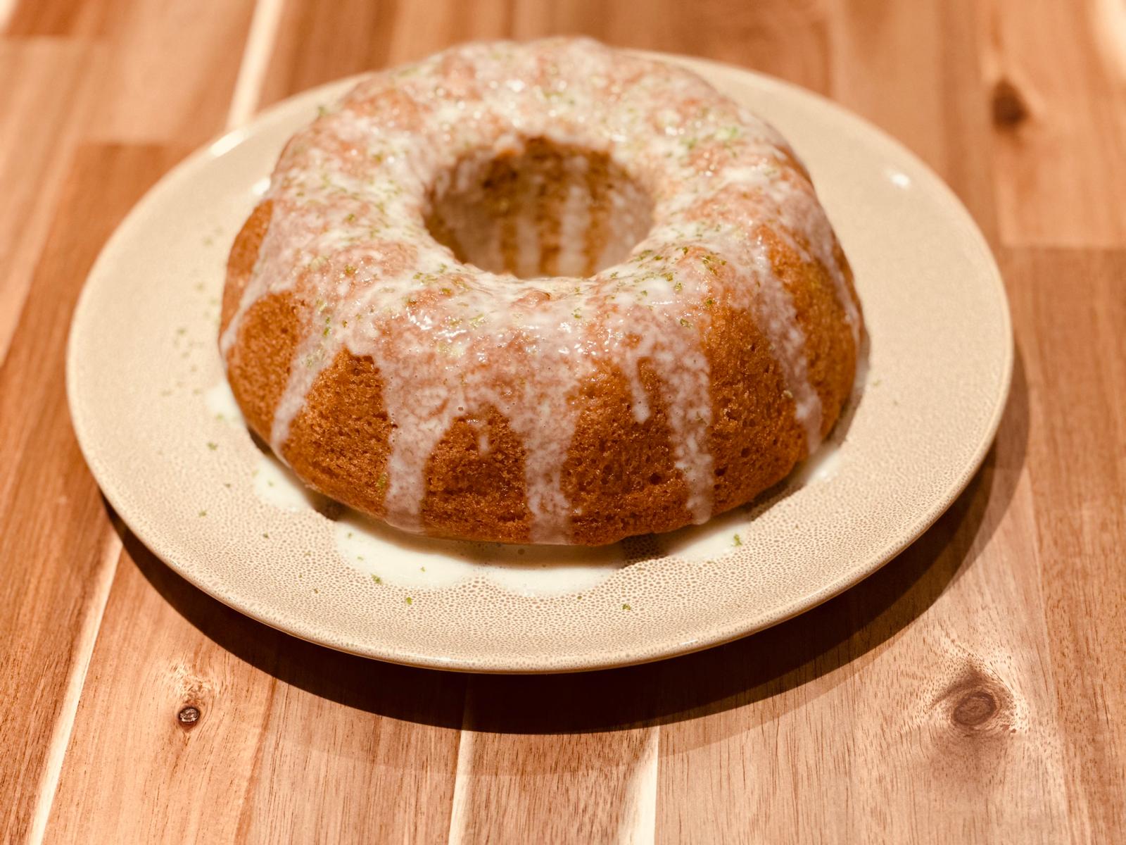 Bolo de Limão com Ganache de Chocolate Branco
