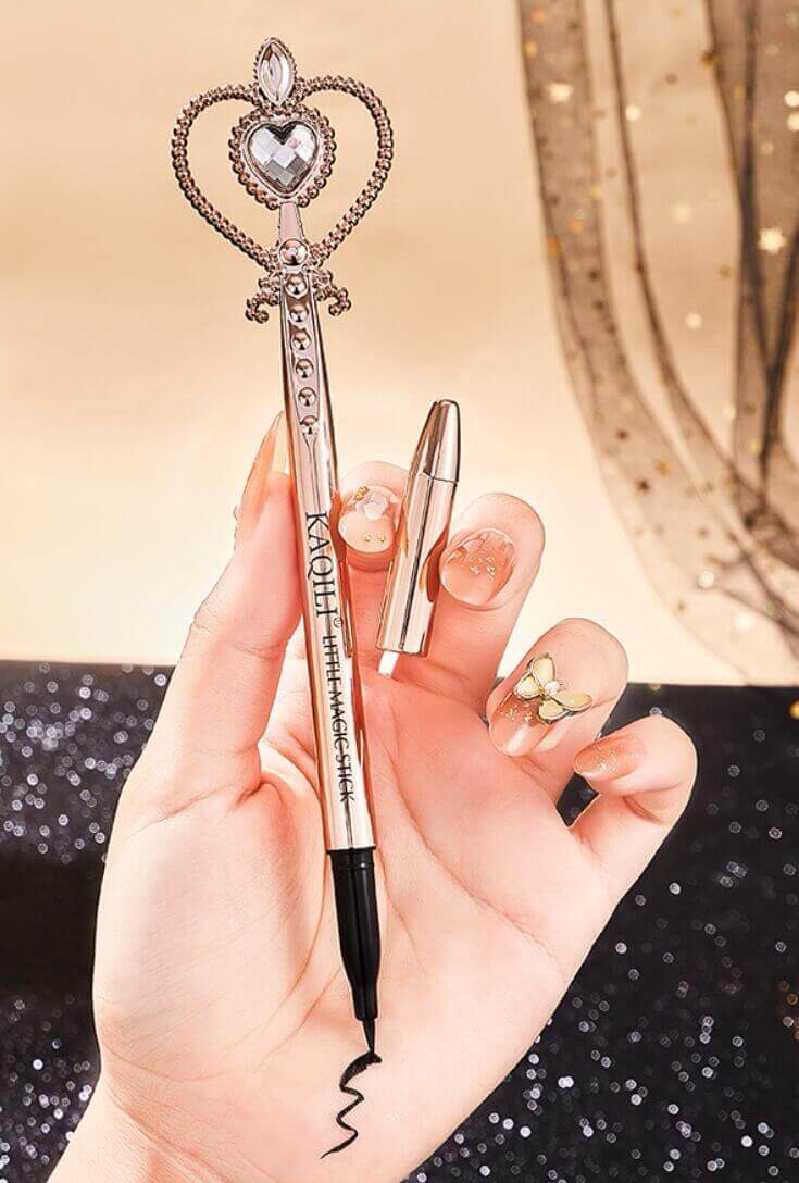 EYELINER NOIR BAGUETTE MAGIQUE - PRECIS & LONGUE TENUE