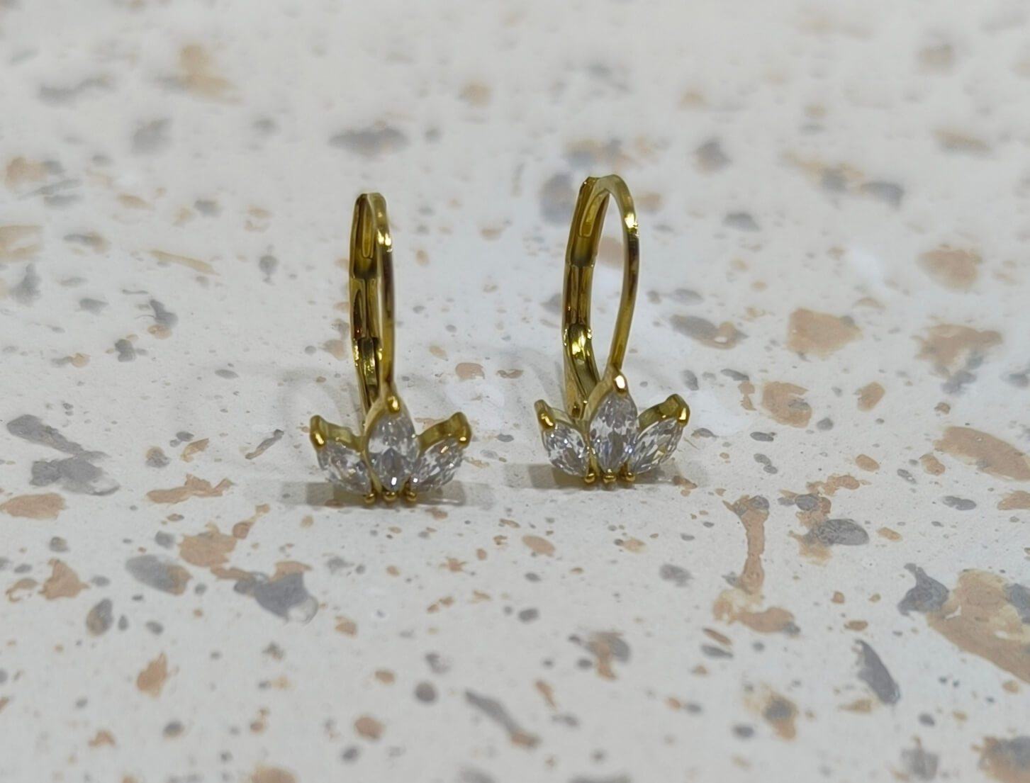 BOUCLES D'OREILLES CERCEAU FEMME - EN ACIER INOXYDABLE 304 - MOTIF FEUILLE 