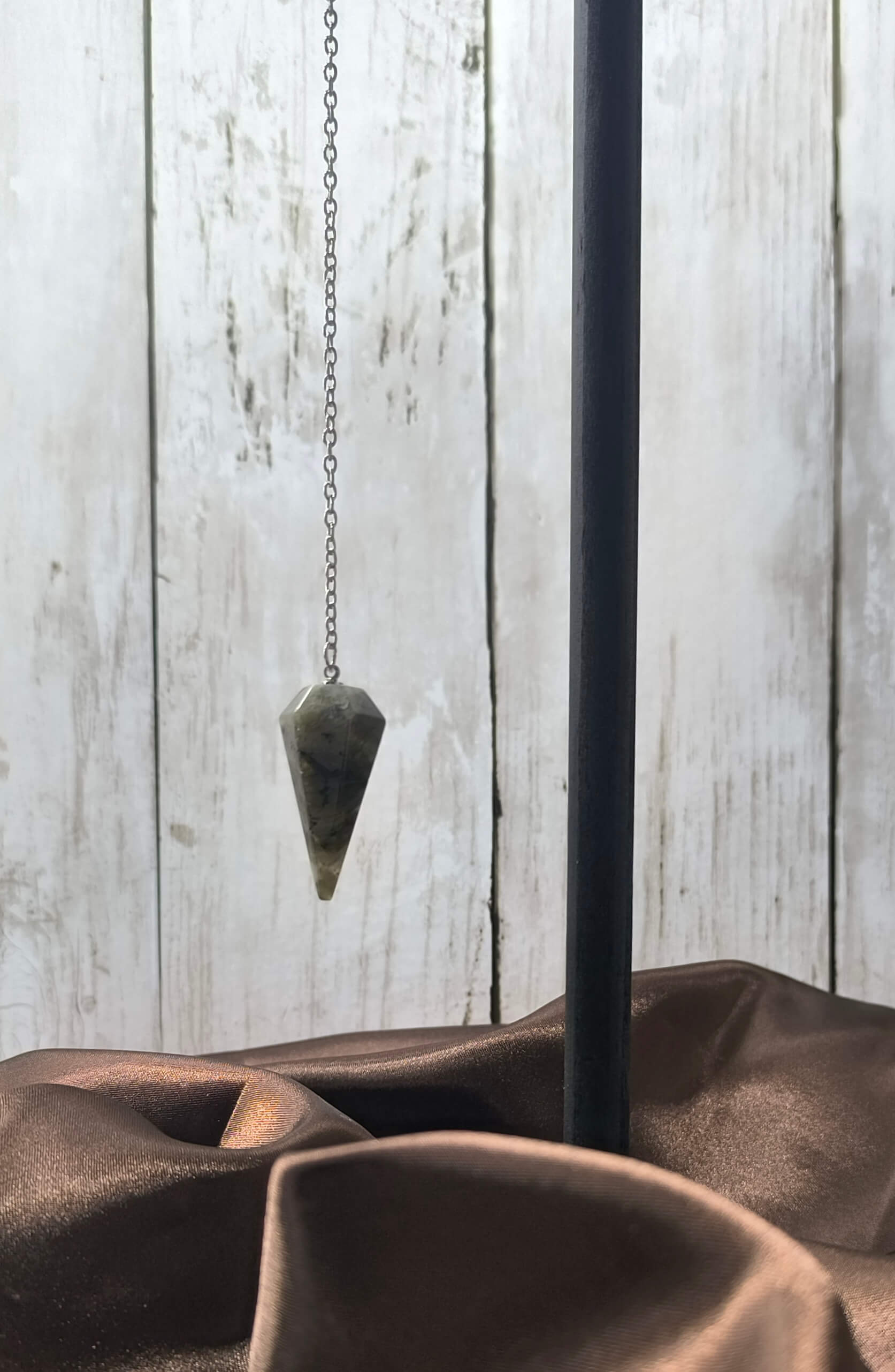 PENDULE DIVINATOIRE - LABRADORITE - PROTECTION, INTUITION & LUMIERE INTERIEURE
