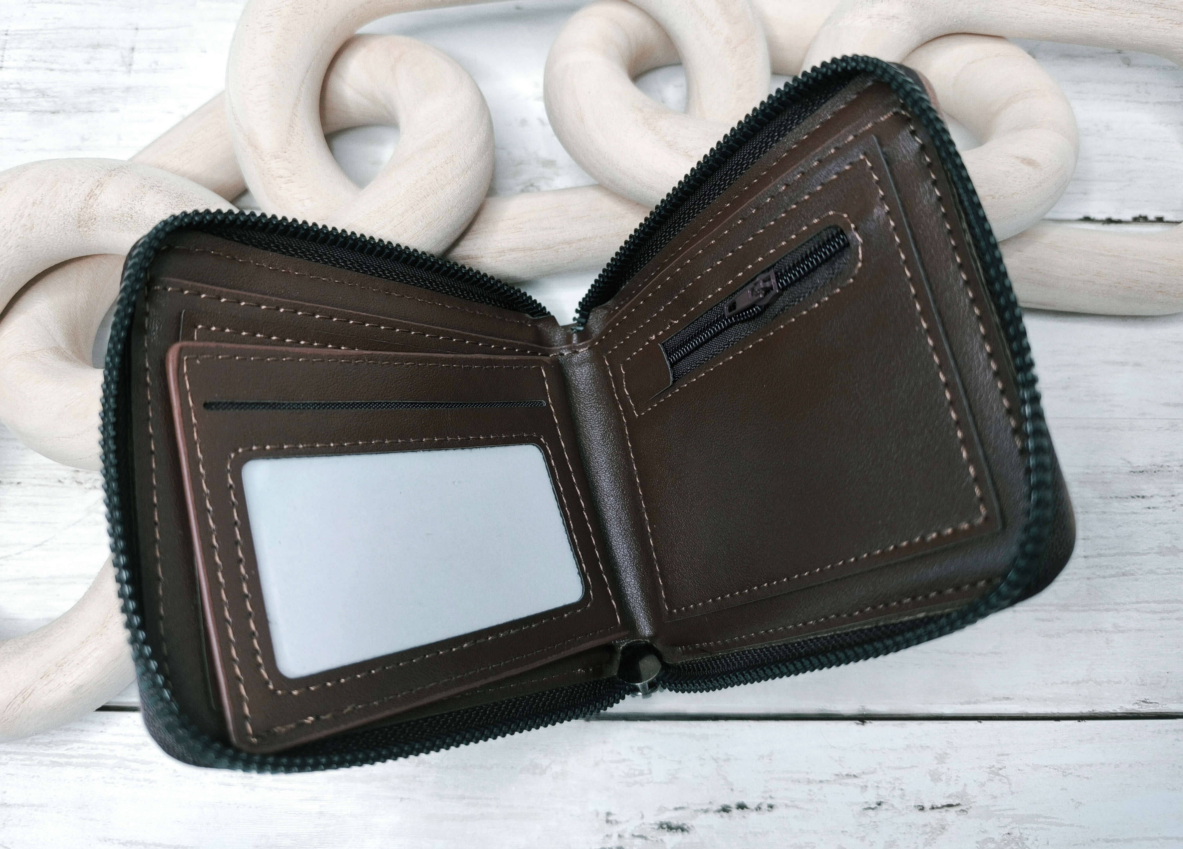 Coffret Cadeau Homme – Portefeuille Marron & Trio de Bracelets – Edition Noël Premium