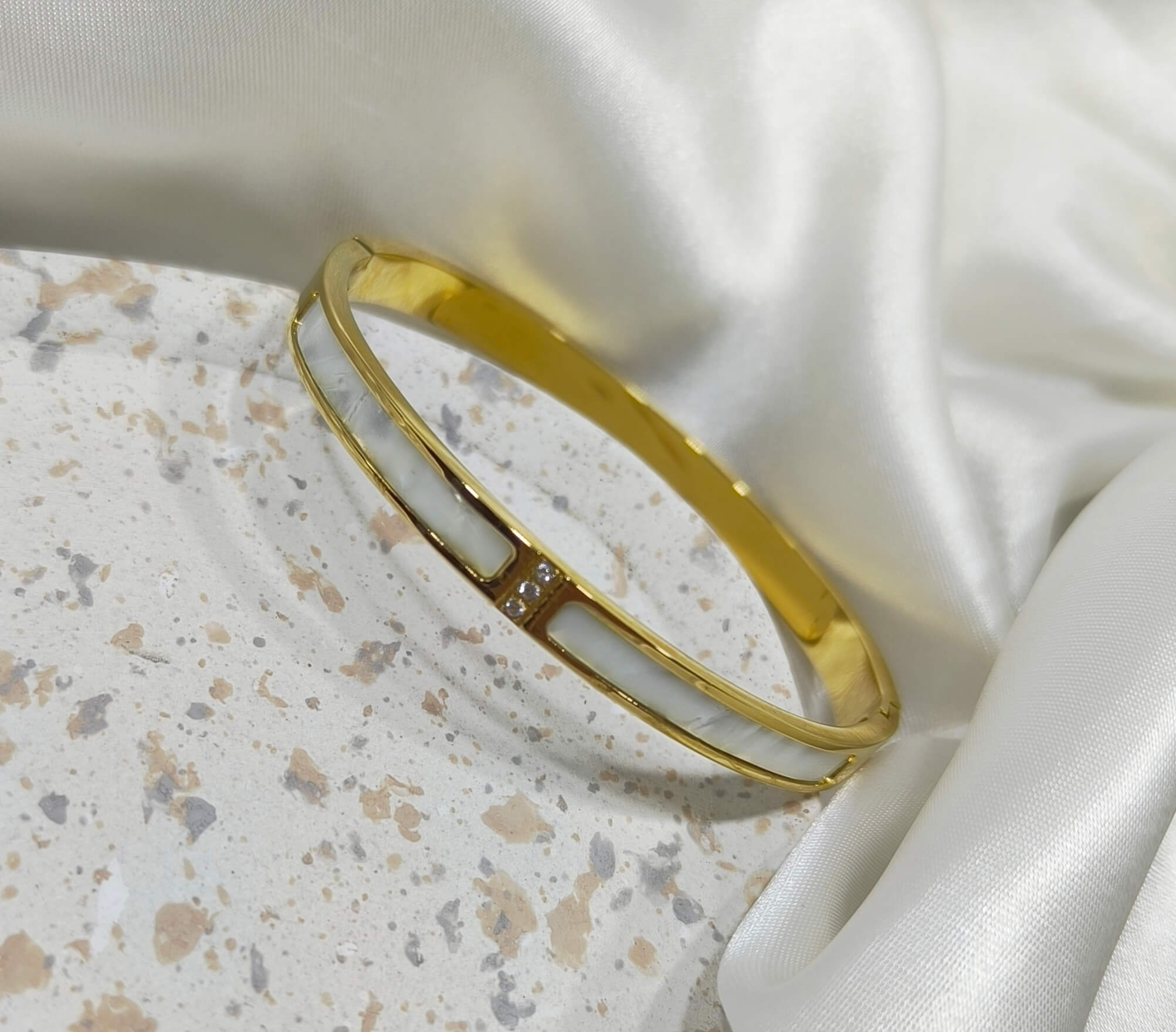 BRACELET FEMME - DORE - COQUILLAGES ORMEAUX NACRE - ACIER INOXYDABLE & TITANE