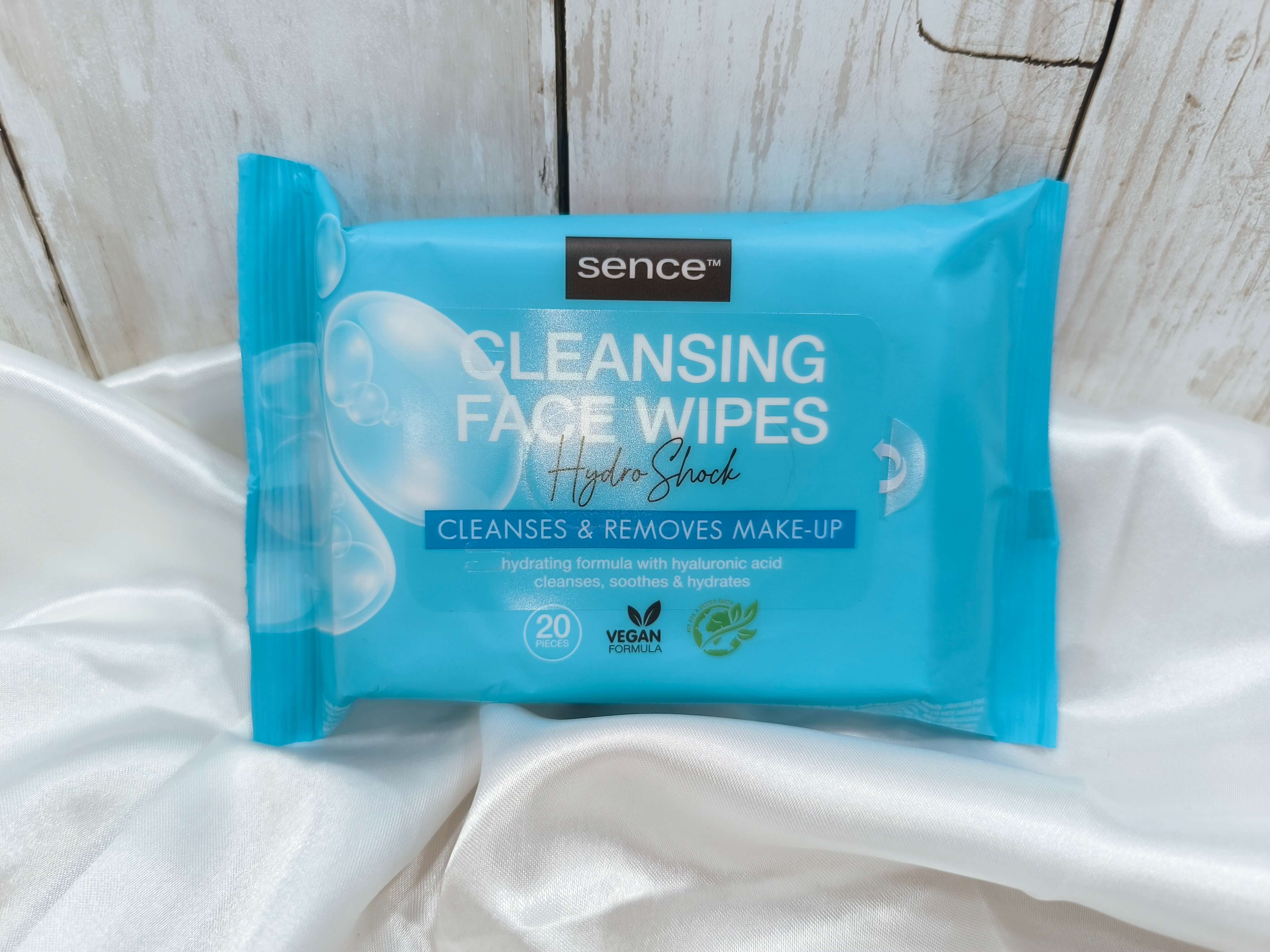 LINGETTES VISAGE - NETTOYANTES & DEMAQUILLANTES - SANS PARFUM - 20 PIECES