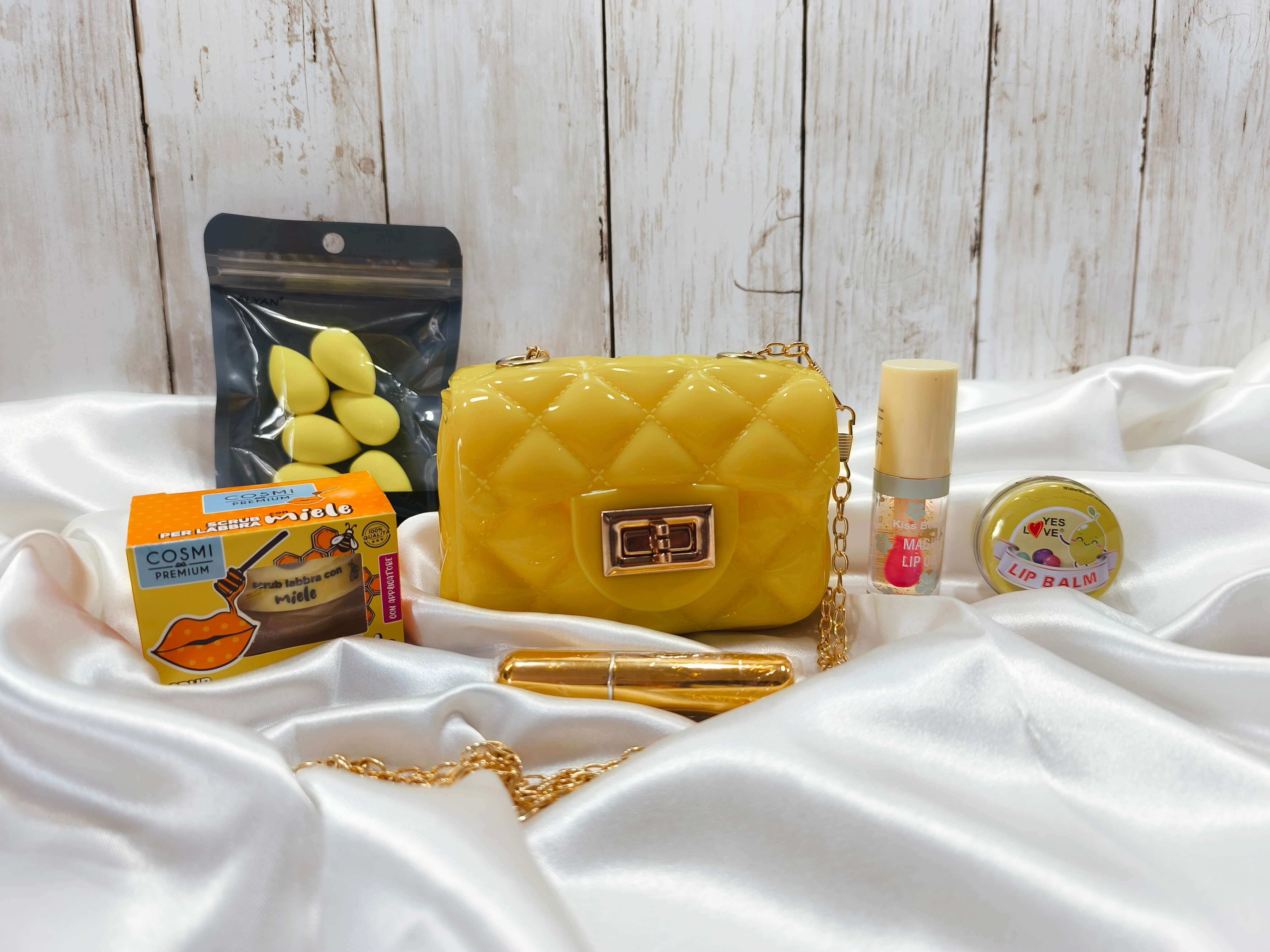 COFFRET BEAUTE - MINI SAC PVC JAUNE - TENDANCE & LUMINEUX 