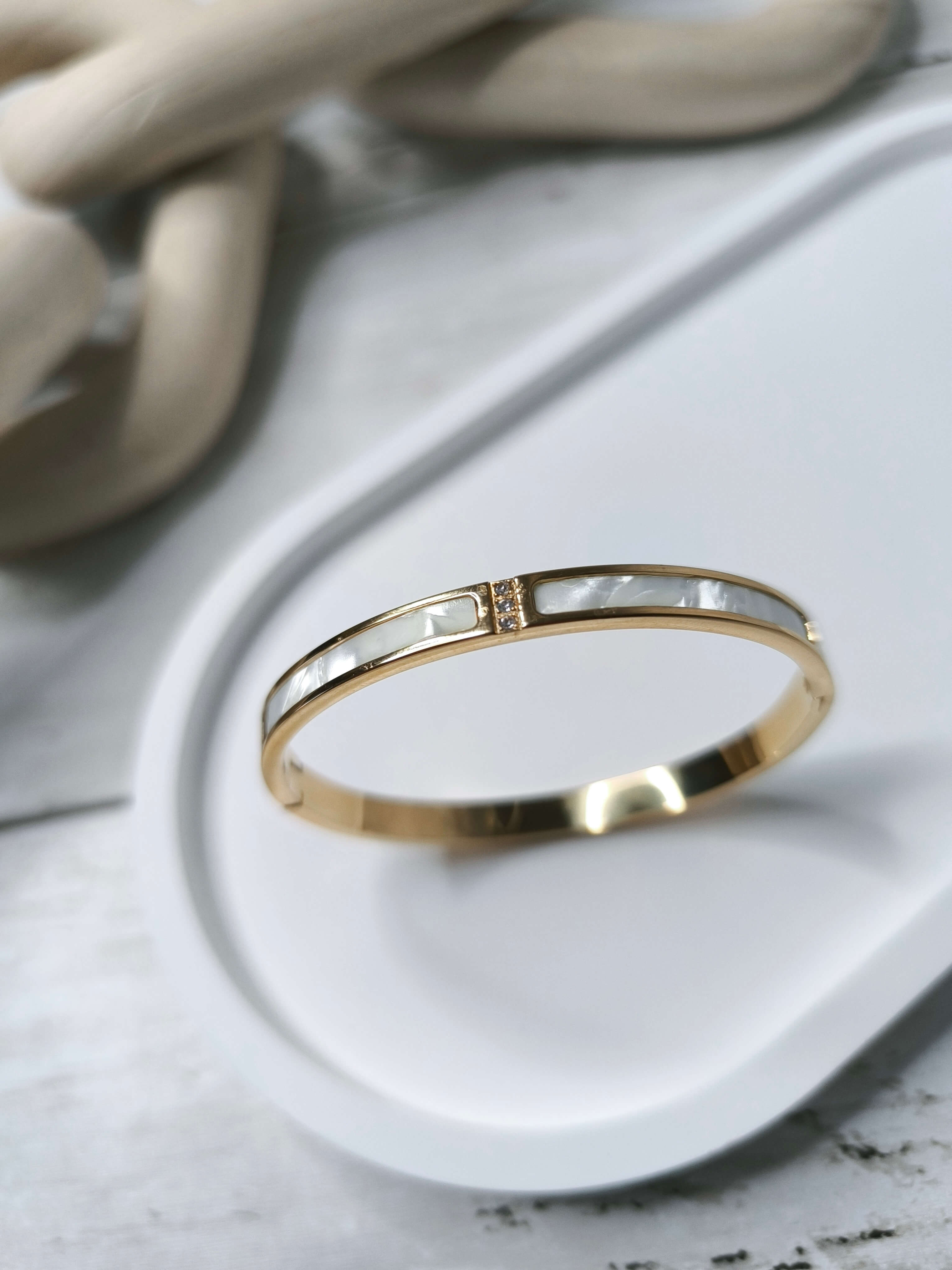 BRACELET FEMME - DORE - COQUILLAGES ORMEAUX NACRE - ACIER INOXYDABLE & TITANE