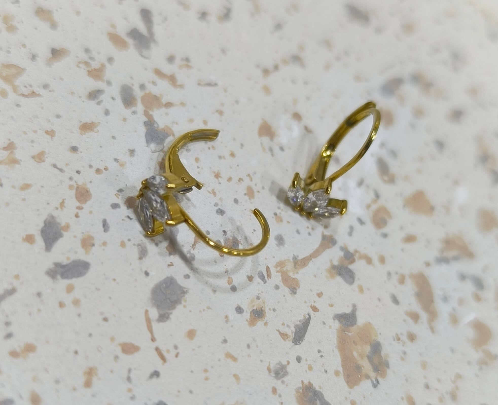 BOUCLES D'OREILLES CERCEAU FEMME - EN ACIER INOXYDABLE 304 - MOTIF FEUILLE 