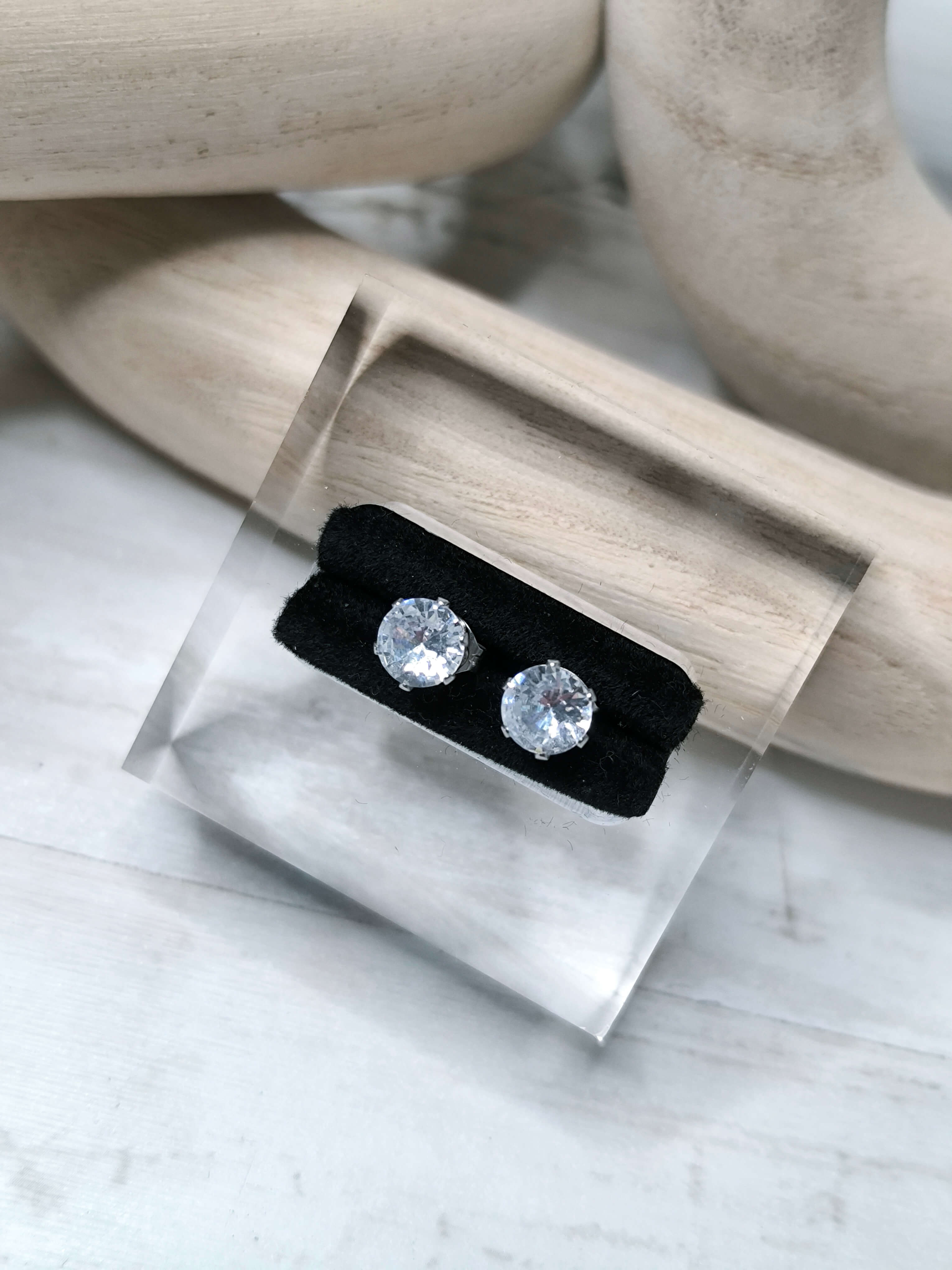 BOUCLES D'OREILLES EN ACIER INOXYDABLE - PIERRES EN ZIRCONE CUBIQUE - 10 COULEURS AU CHOIX - 6MM