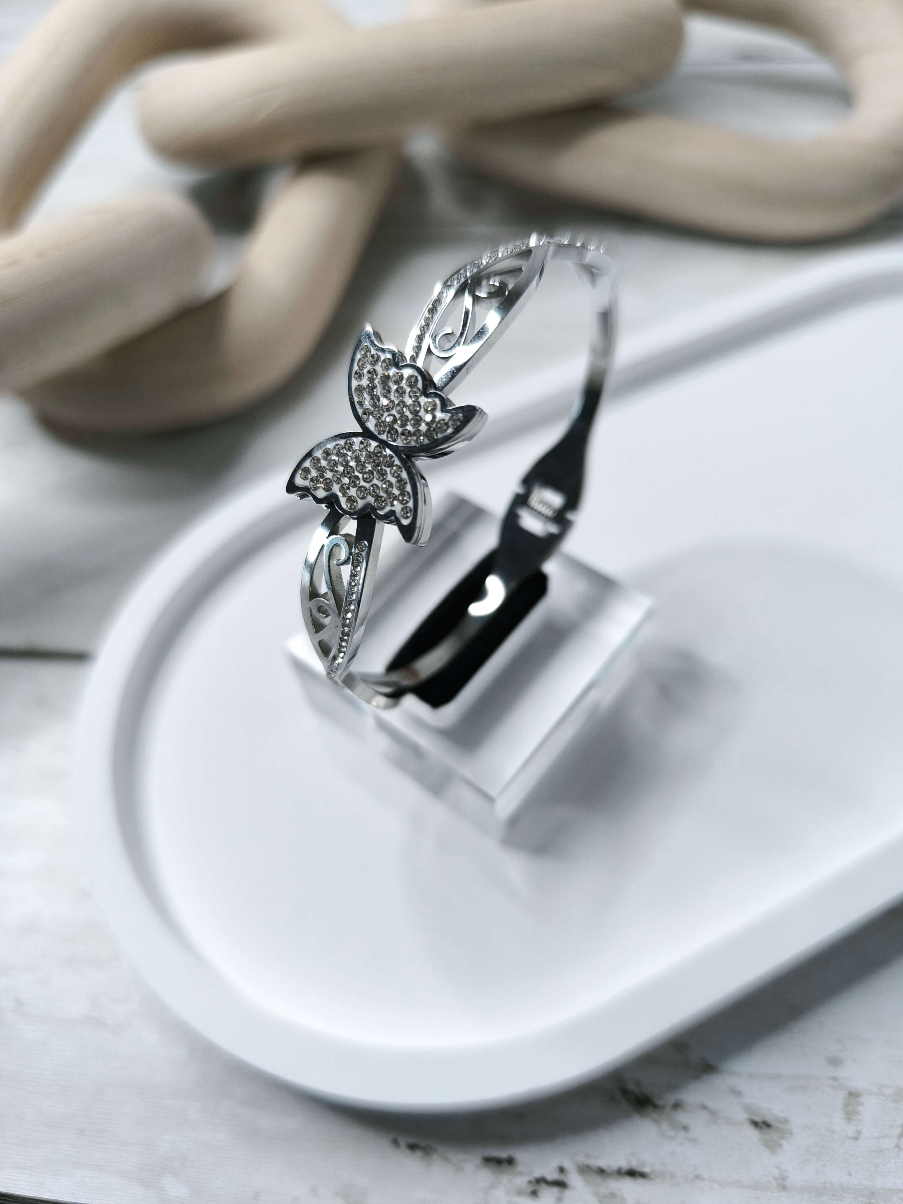 BRACELET FEMME - EN ARGENT - PAPILLON RAFFINE ORNE DE STRASS SCINTILLANTS