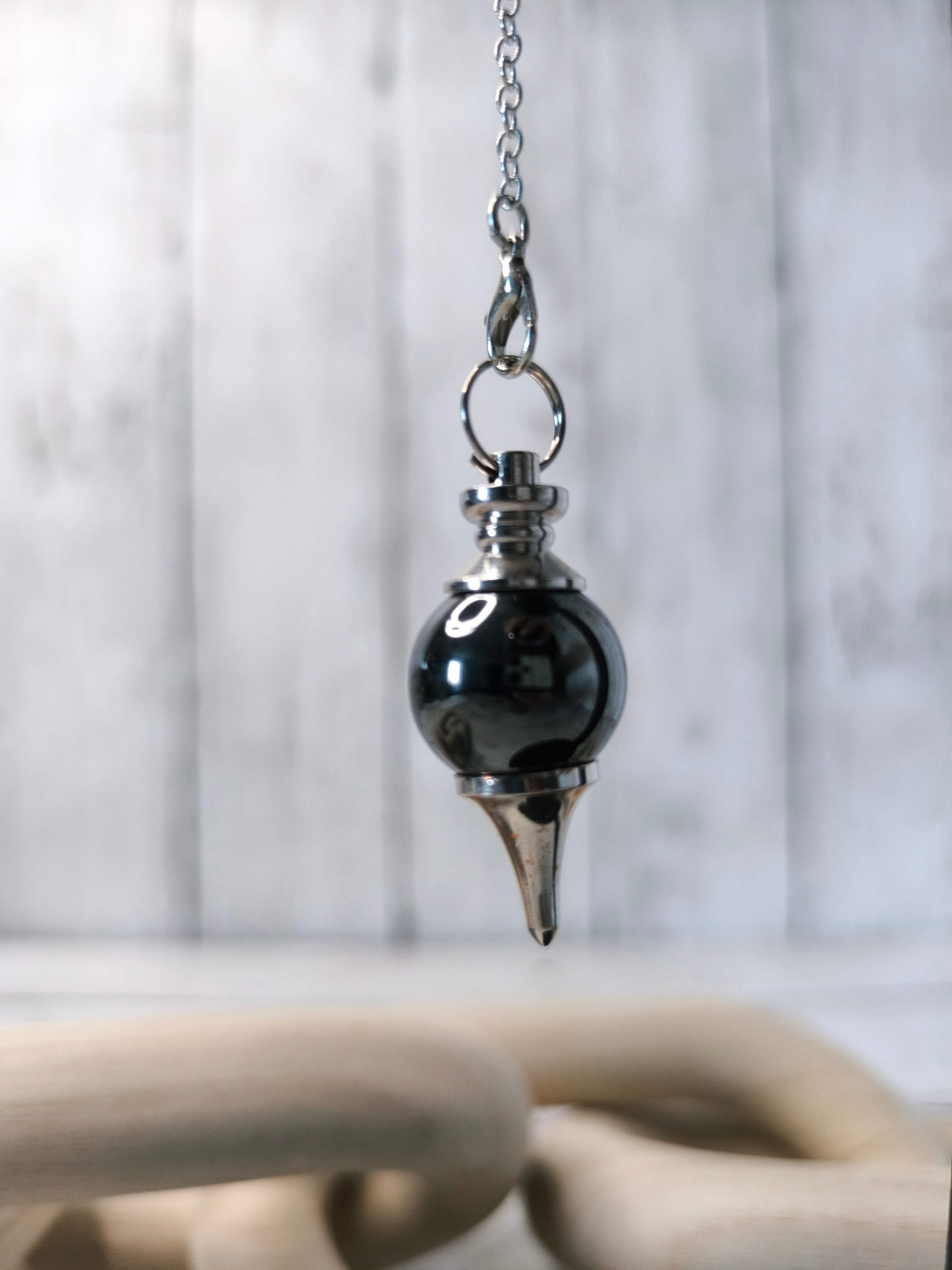 PENDULE DIVINATOIRE - HEMATITE - ANCRAGE & CLARTE MENTALE
