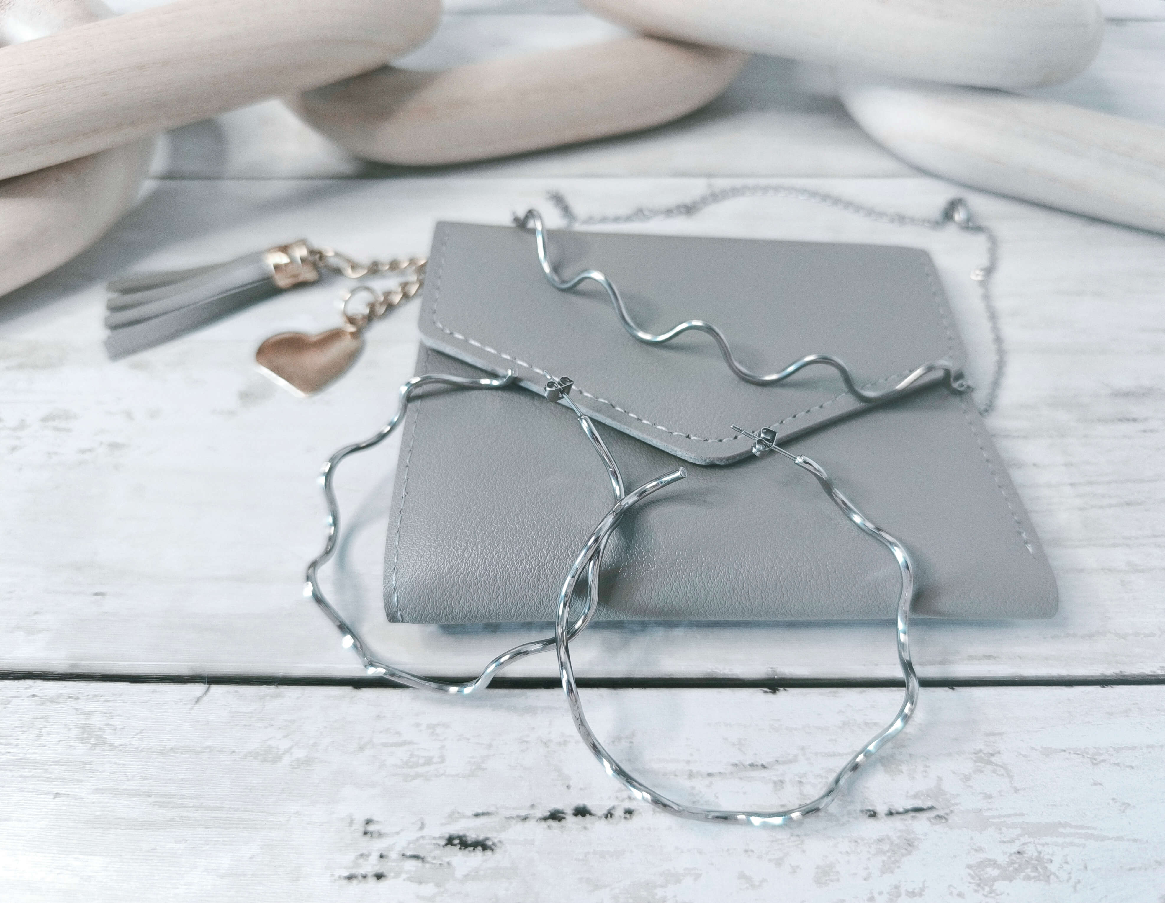 Coffret Cadeau Femme – Parure Argent & Portefeuille Gris Clair – Edition Noël Premium