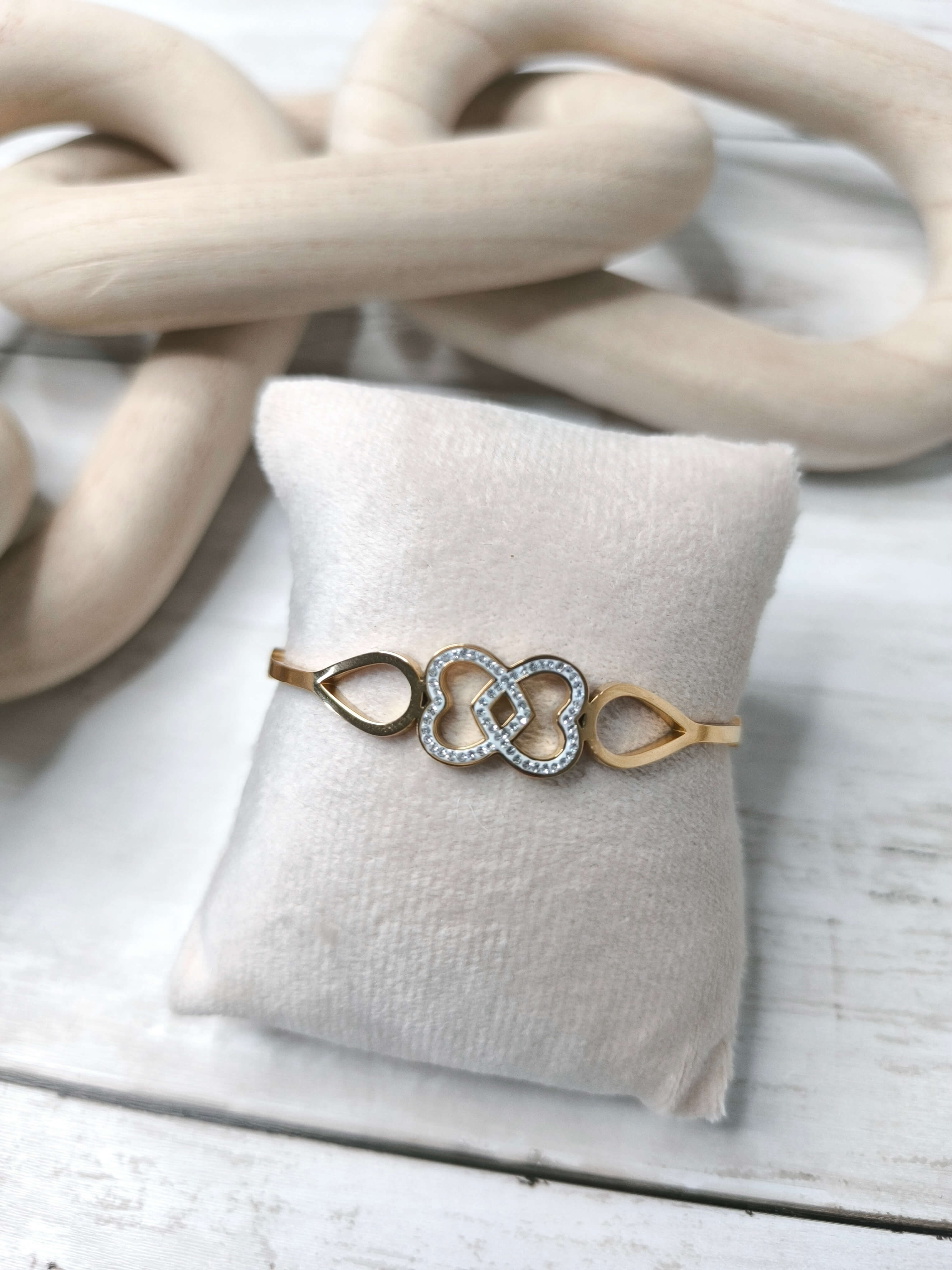 BRACELET FEMME - EN ACIER INOXYDABLE - COEURS ENTRELACES STRASSES