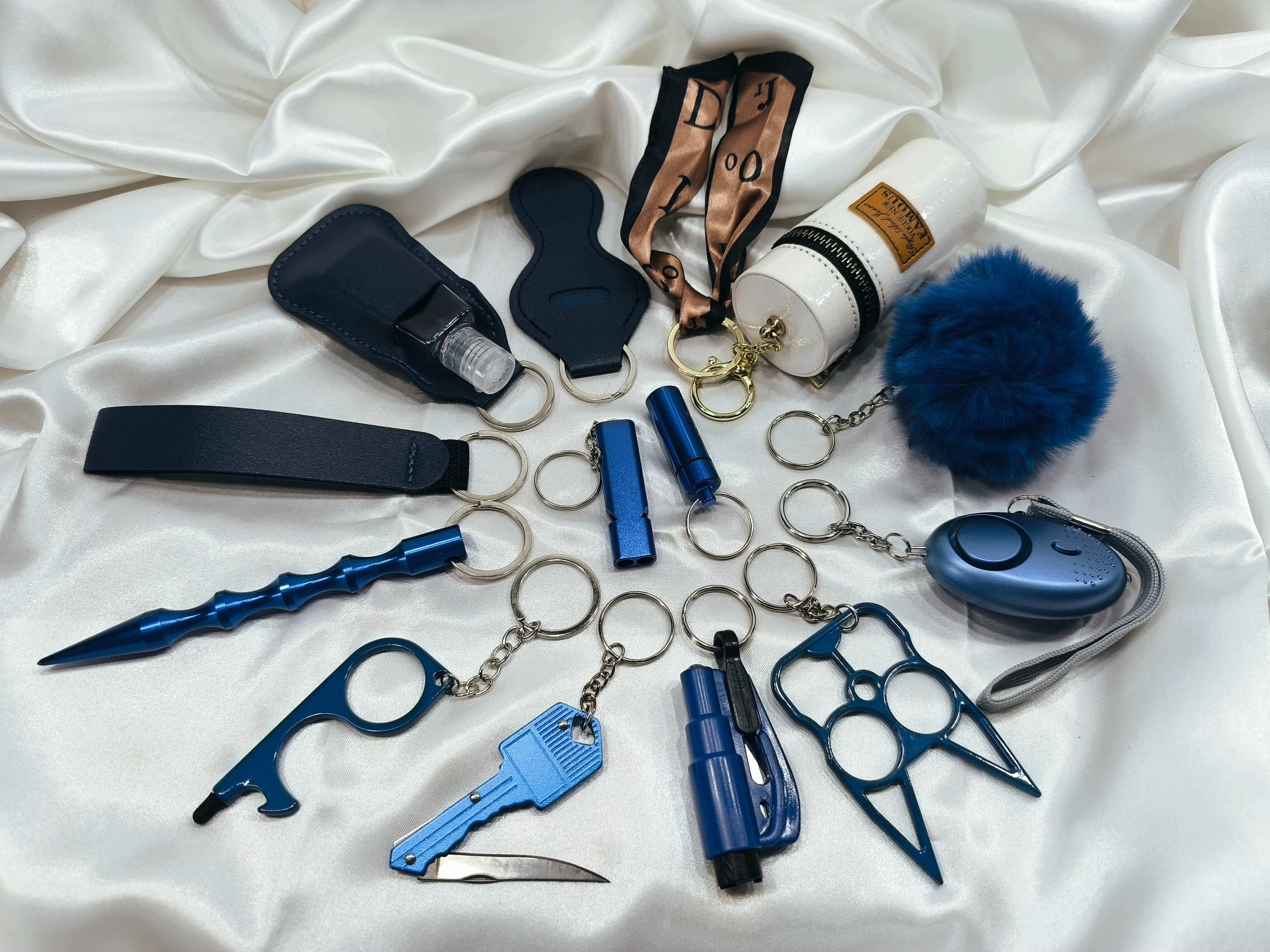 KIT DE SECURITE - 14 PIECES - FORMAT PORTE CLES COMPACT & STYLE - COLORIES AU CHOIX