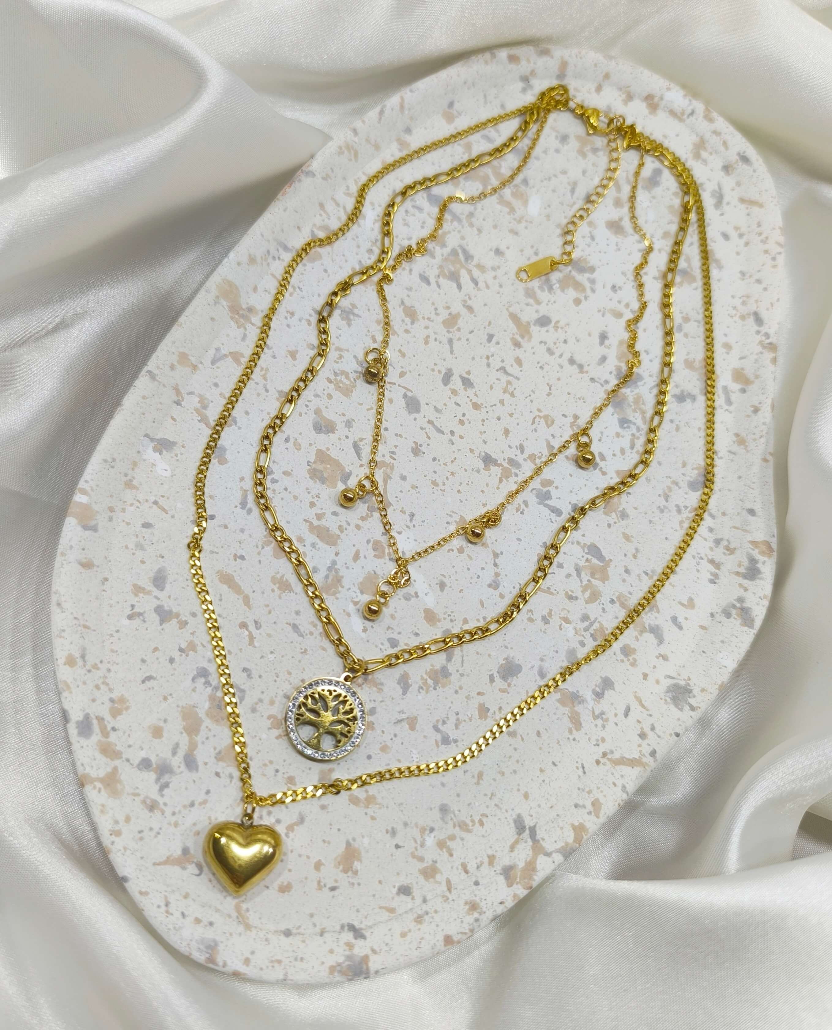 COLLIER FEMME - TROIS NIVEAUX - ACIER AU TITANE - PERLES, ARBRE DE VIE & COEUR DORE