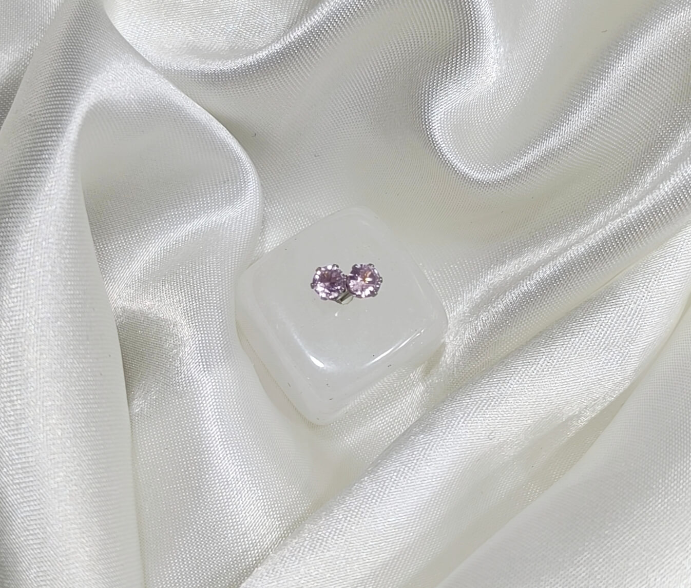 BOUCLES D'OREILLES EN ACIER INOXYDABLE - PIERRES EN ZIRCONE CUBIQUE - 12 COULEURS AU CHOIX - 4MM