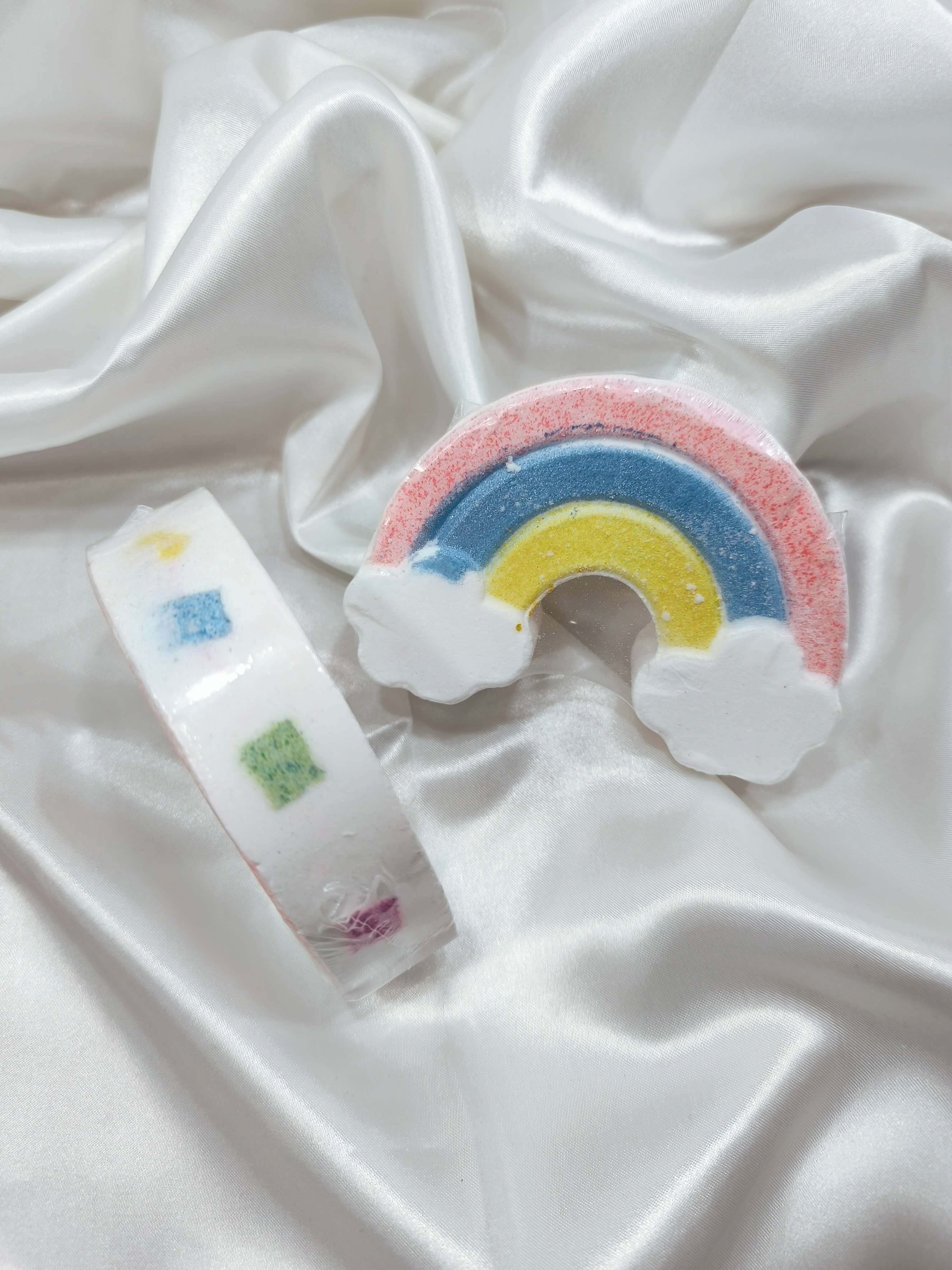 BOMBE DE BAIN - ARC EN CIEL - EFFERVESCENT - 150G
