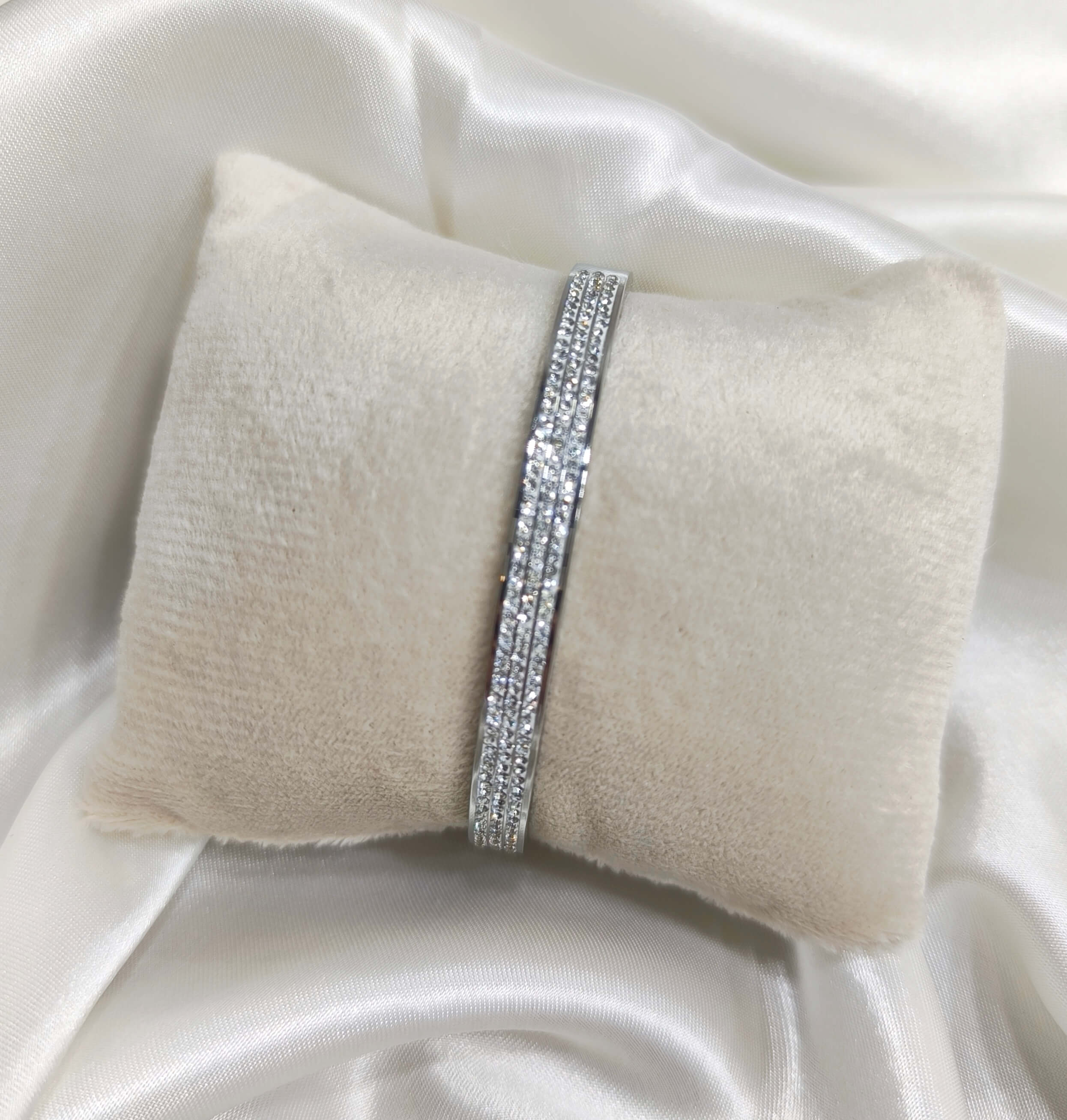 BRACELET FEMME - TROIS RANGS DE STRASS ECLATANTS - EN ARGENT 