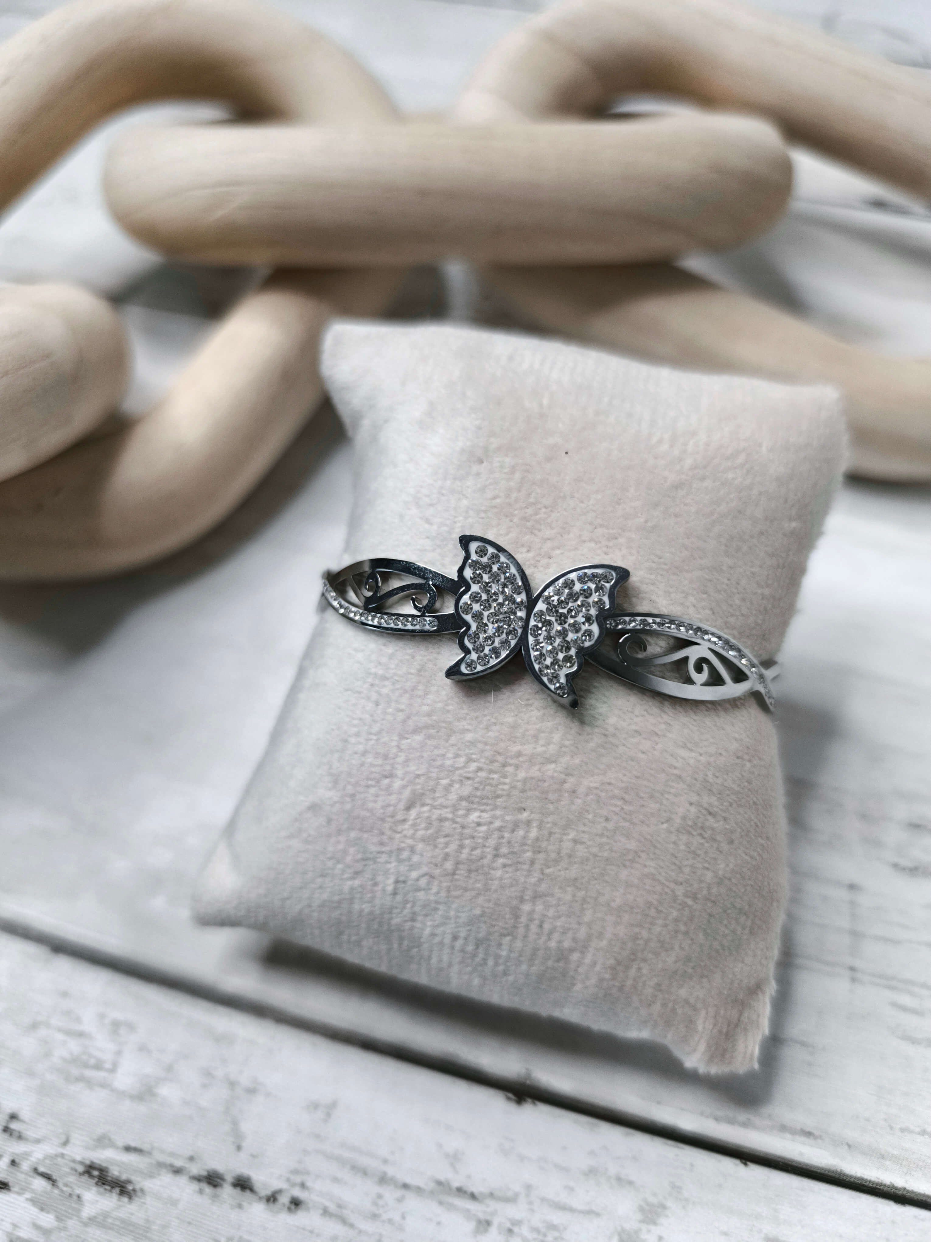 BRACELET FEMME - EN ARGENT - PAPILLON RAFFINE ORNE DE STRASS SCINTILLANTS