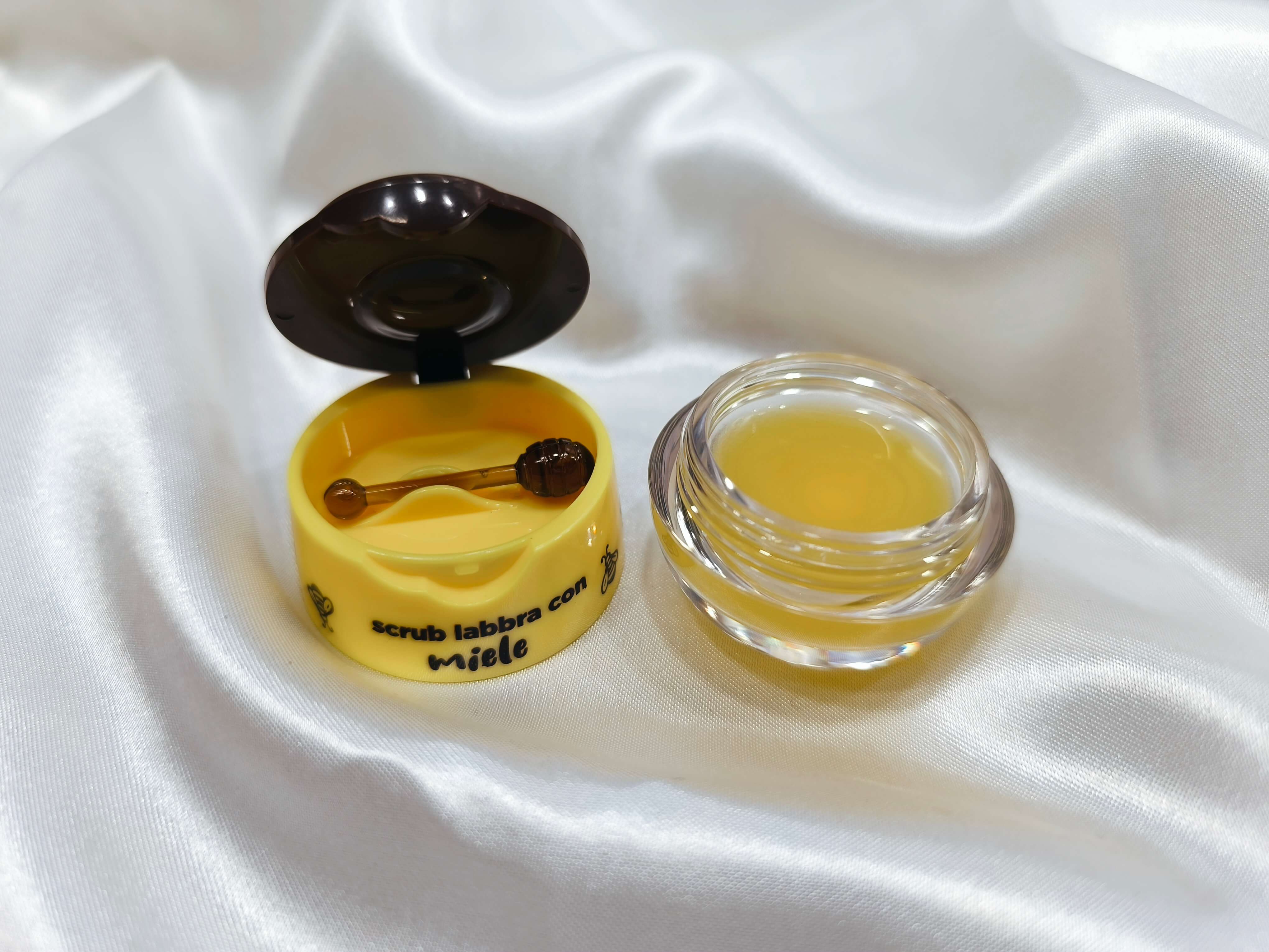 GOMMAGE LEVRE AU MIEL - COSMI PREMIUM - NOURRIT & ADOUCIT - APPLICATEUR MALIN