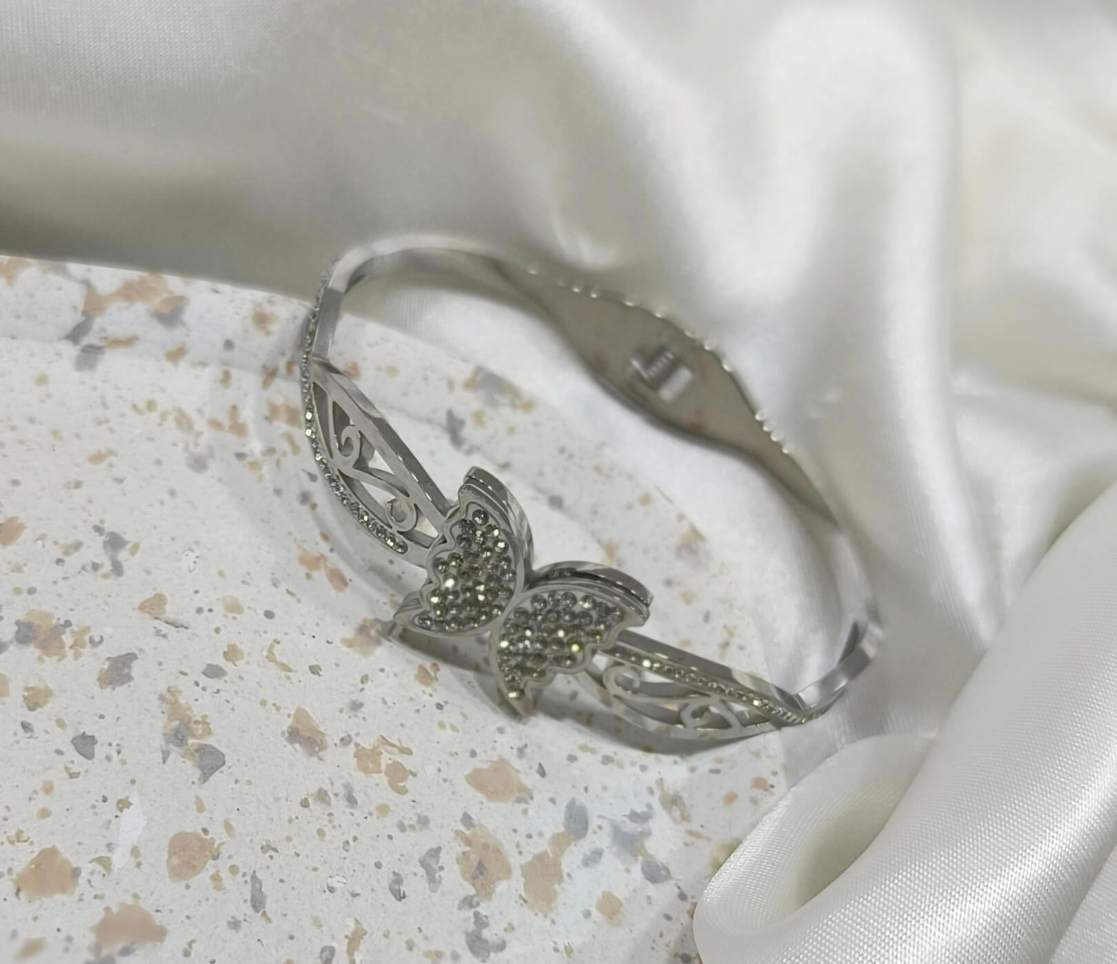 BRACELET FEMME - EN ARGENT - PAPILLON RAFFINE ORNE DE STRASS SCINTILLANTS