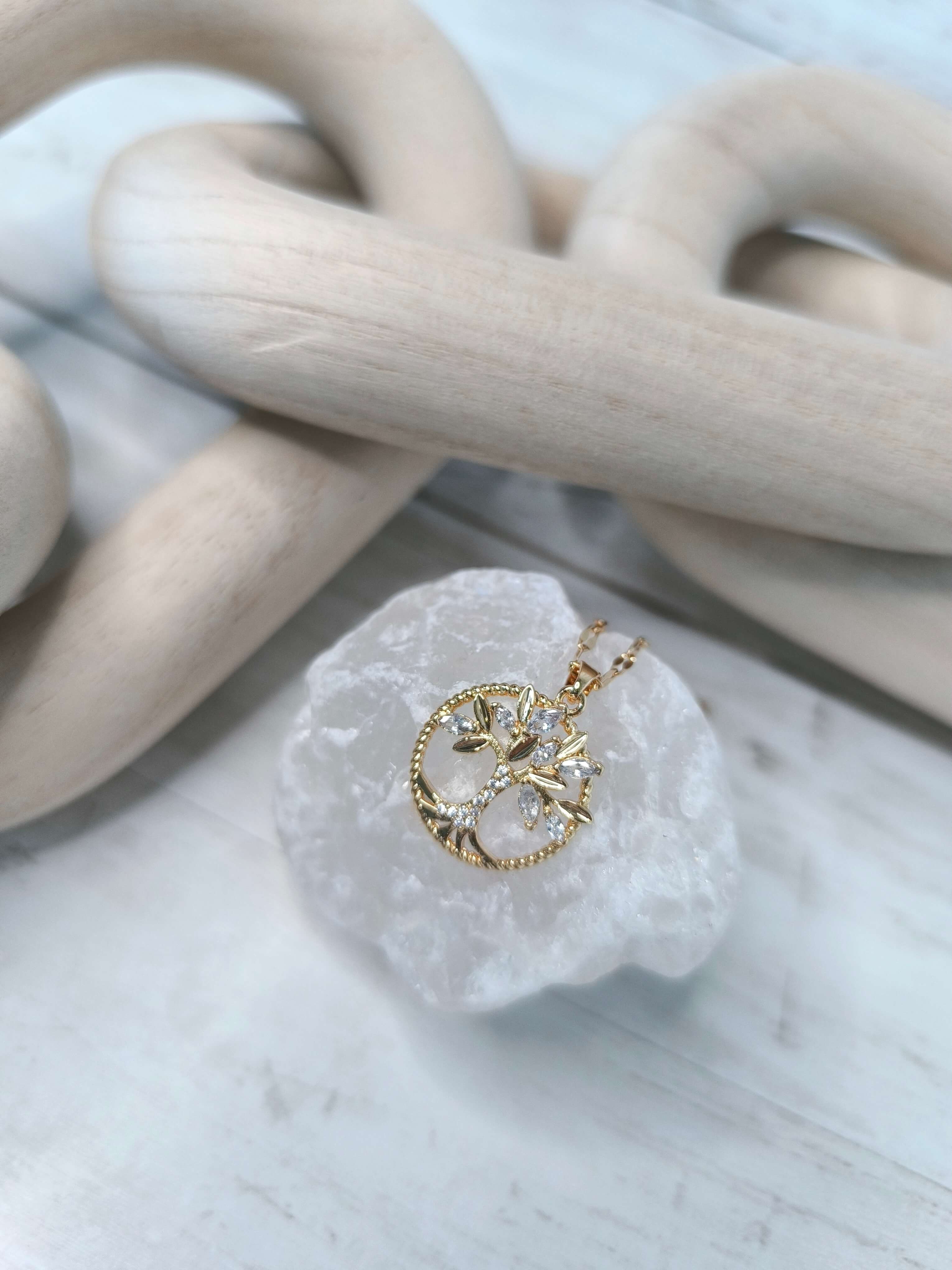 COLLIER FEMME - ARBRE DE VIE - ACIER INOXYDABLE - ELEGANCE SYMBOLIQUE