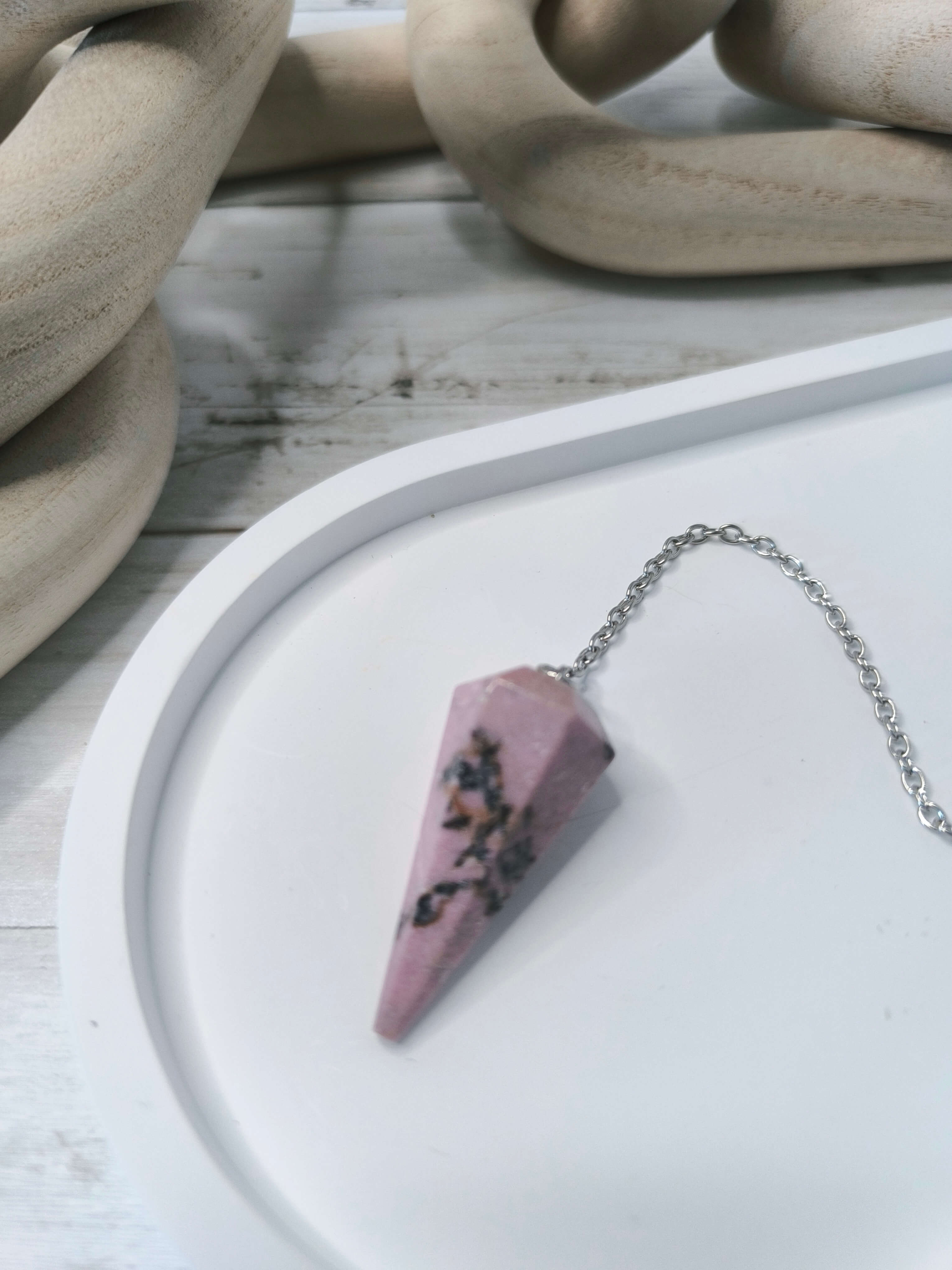 PENDULE DIVINATOIRE - RHODONITE - PIERRE NATURELLE ROSE D'AMOUR & EQUILIBRE