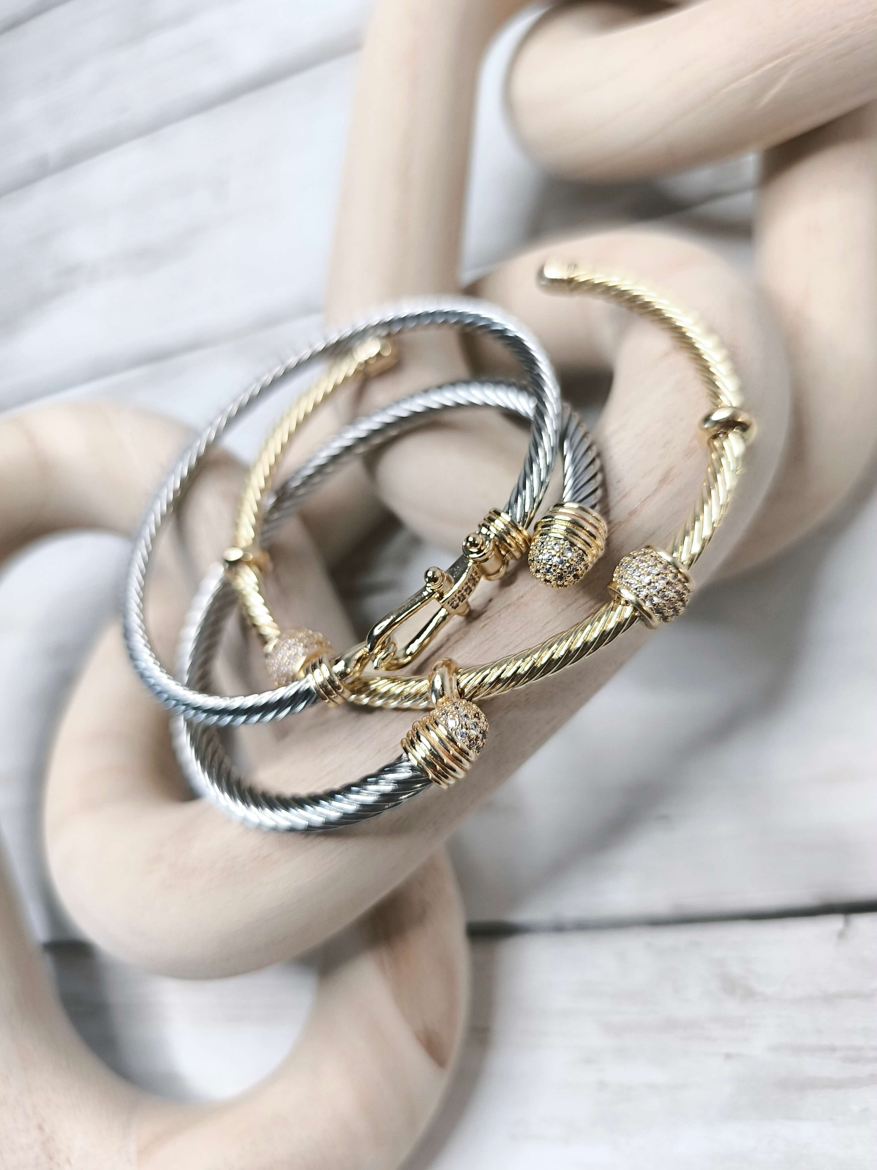 LOT DE 3 BRACELETS FEMME - GEOMETRIQUES - ACIER INOXYDABLE & OR 18K