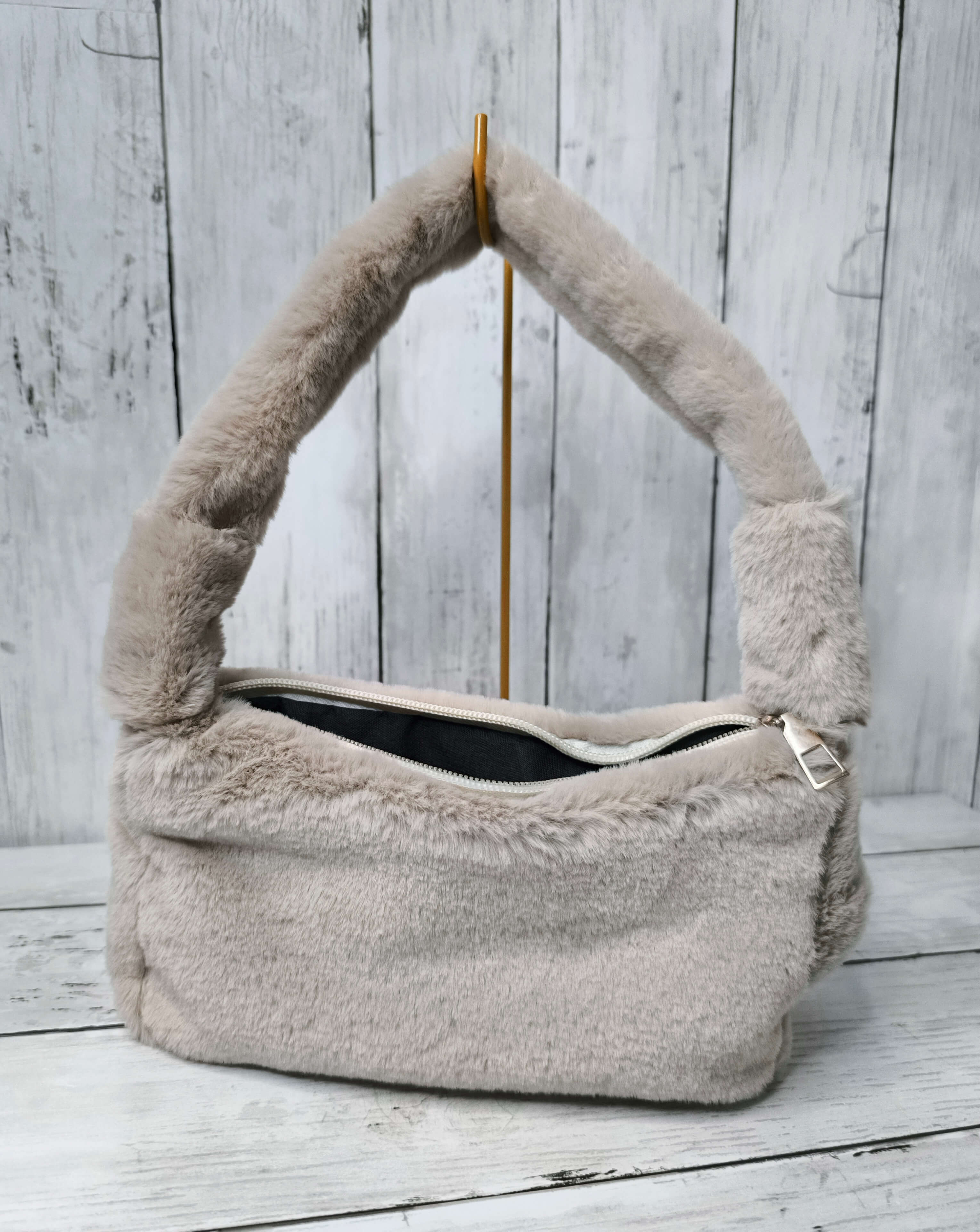 SAC A MAIN EFFET PILOU - DOUX, TENDANCE & PRATIQUE
