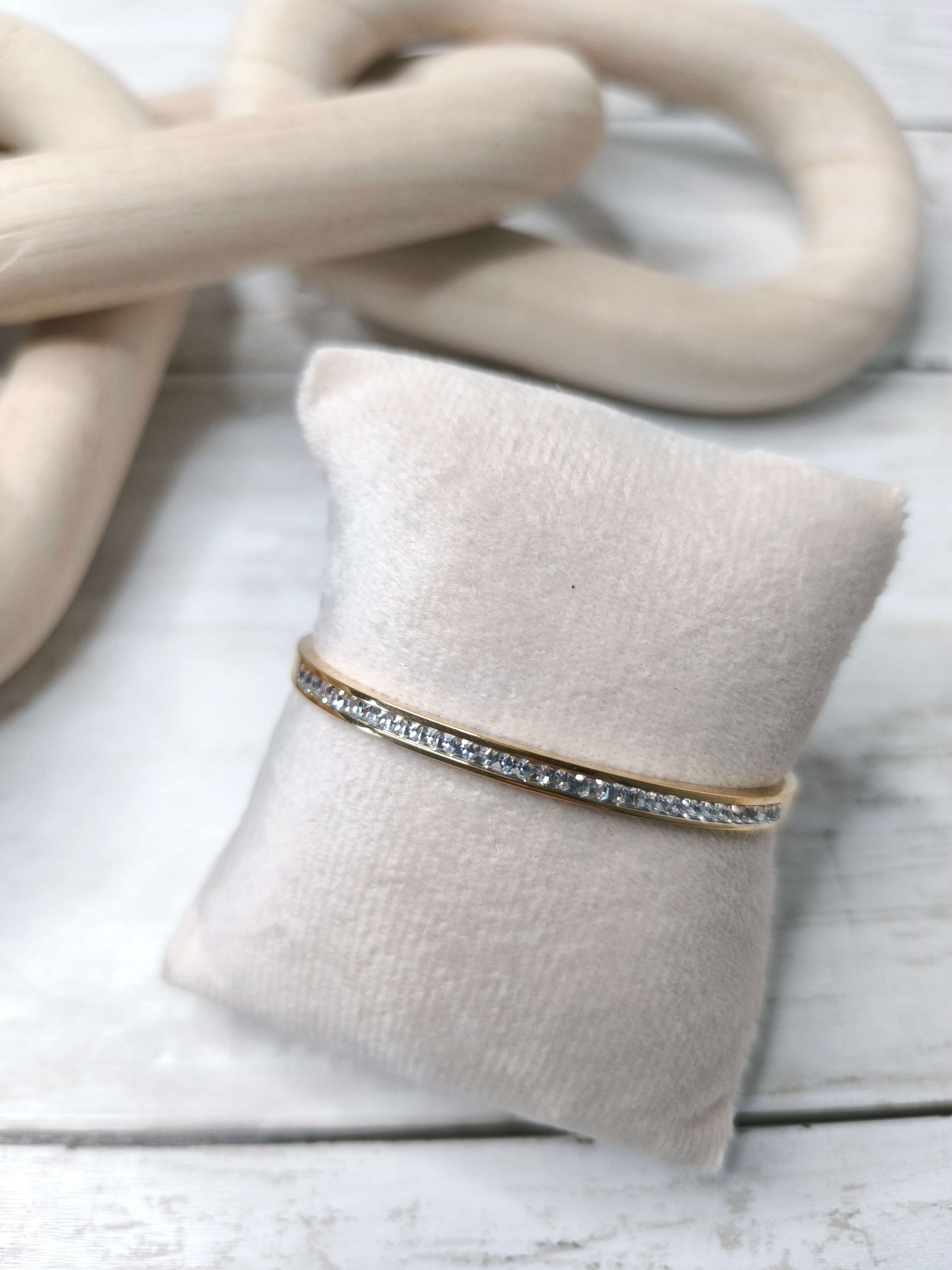 BRACELET FEMME - DORE - UN RANG DE STRASS - EN ACIER AU TITANE