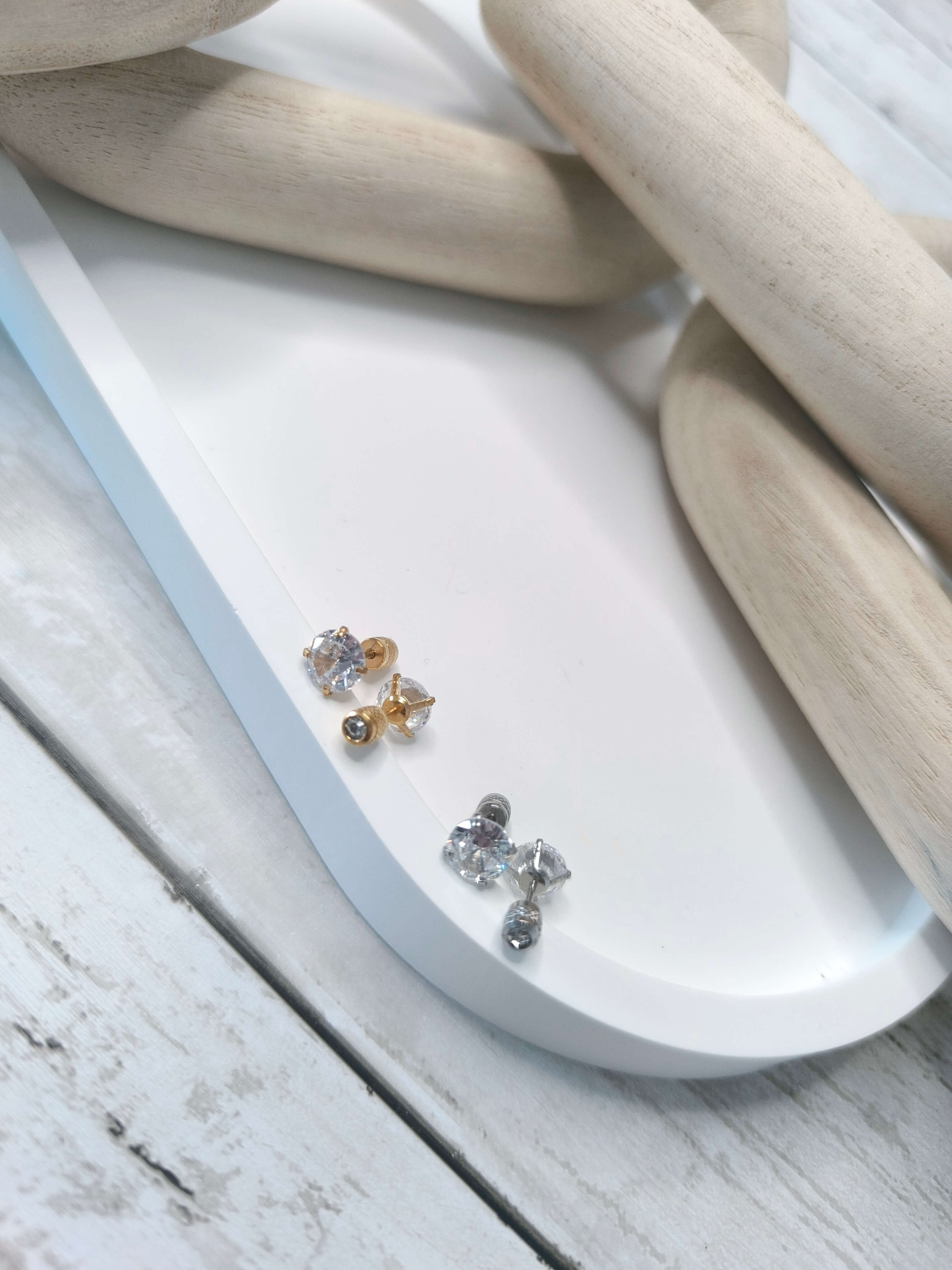 BOUCLES D'OREILLES HOMME EN ACIER INOXYDABLE - PIERRES EN ZIRCONE CUBIQUE - ARGENT OU DORE - 7MM