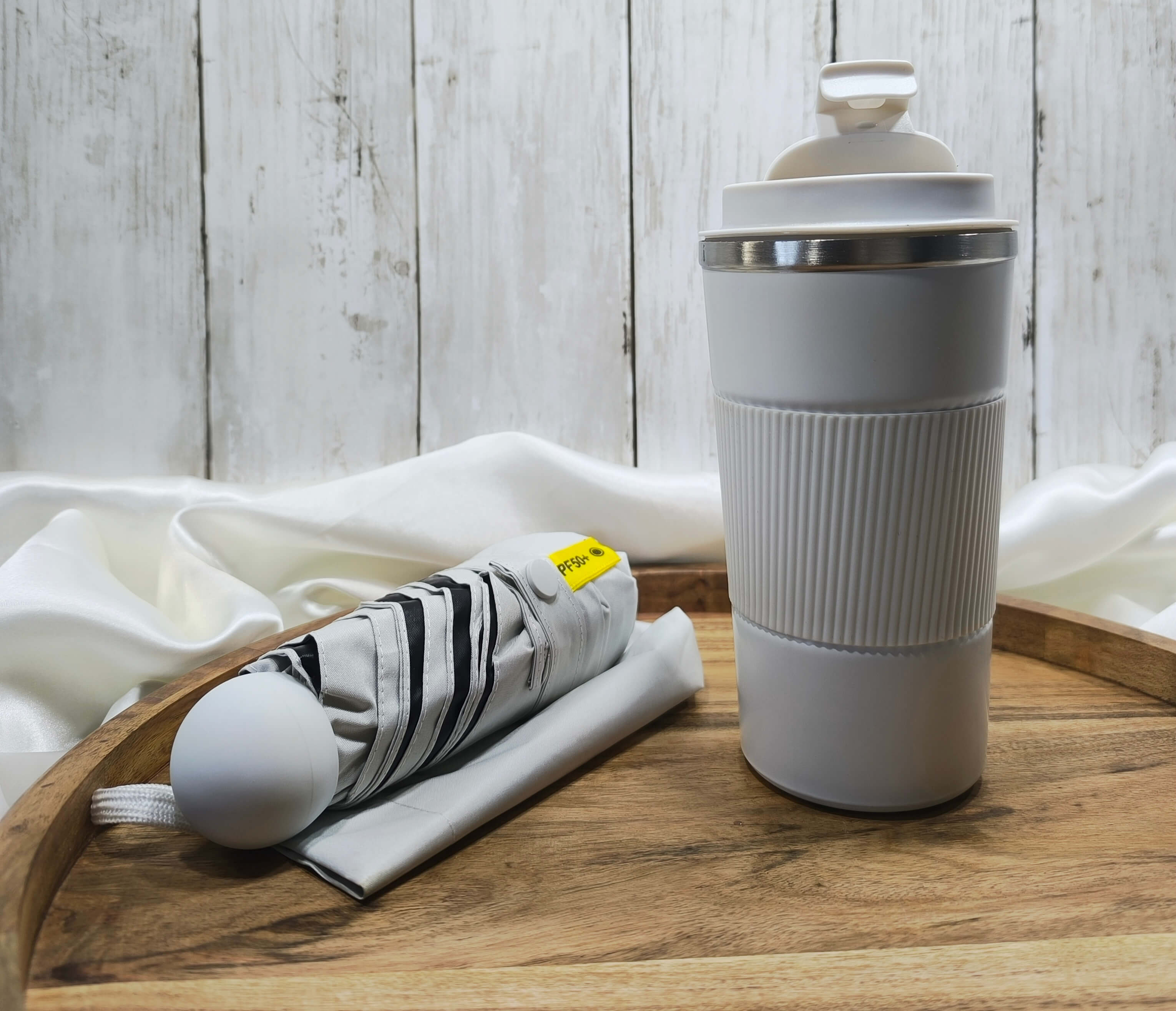 COFFRET CADEAU MIXTE - BLANC ELEGANCE - TASSE ISOTHERME & PARAPLUIE ANTI-UV50