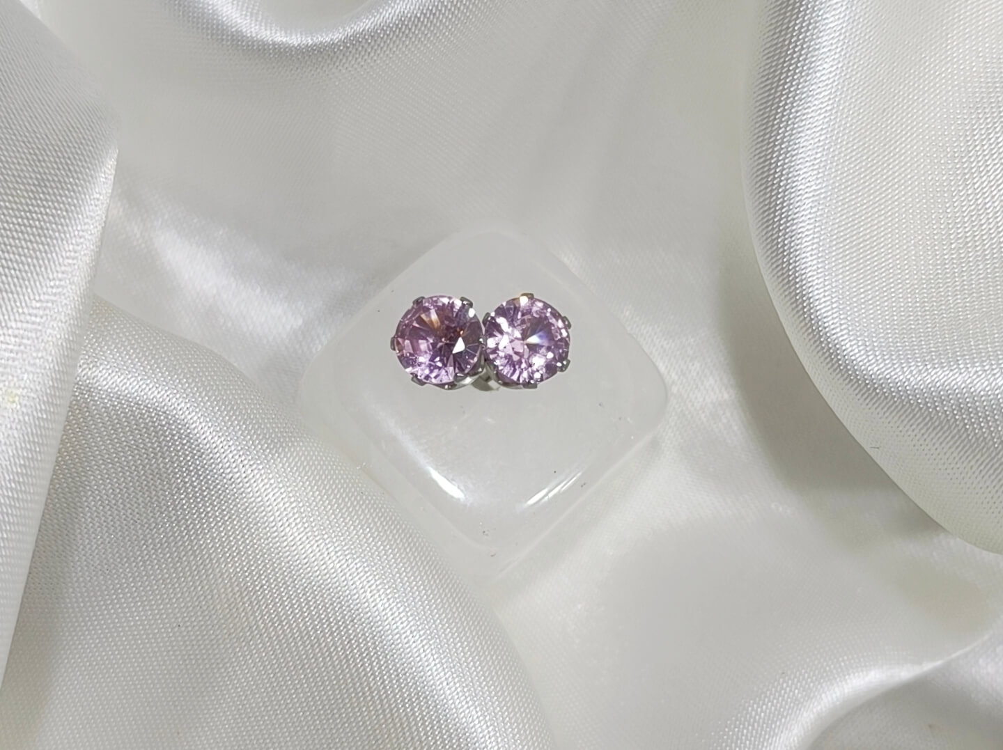 BOUCLES D'OREILLES EN ACIER INOXYDABLE - PIERRES EN ZIRCONE CUBIQUE - 10 COULEURS AU CHOIX - 6MM