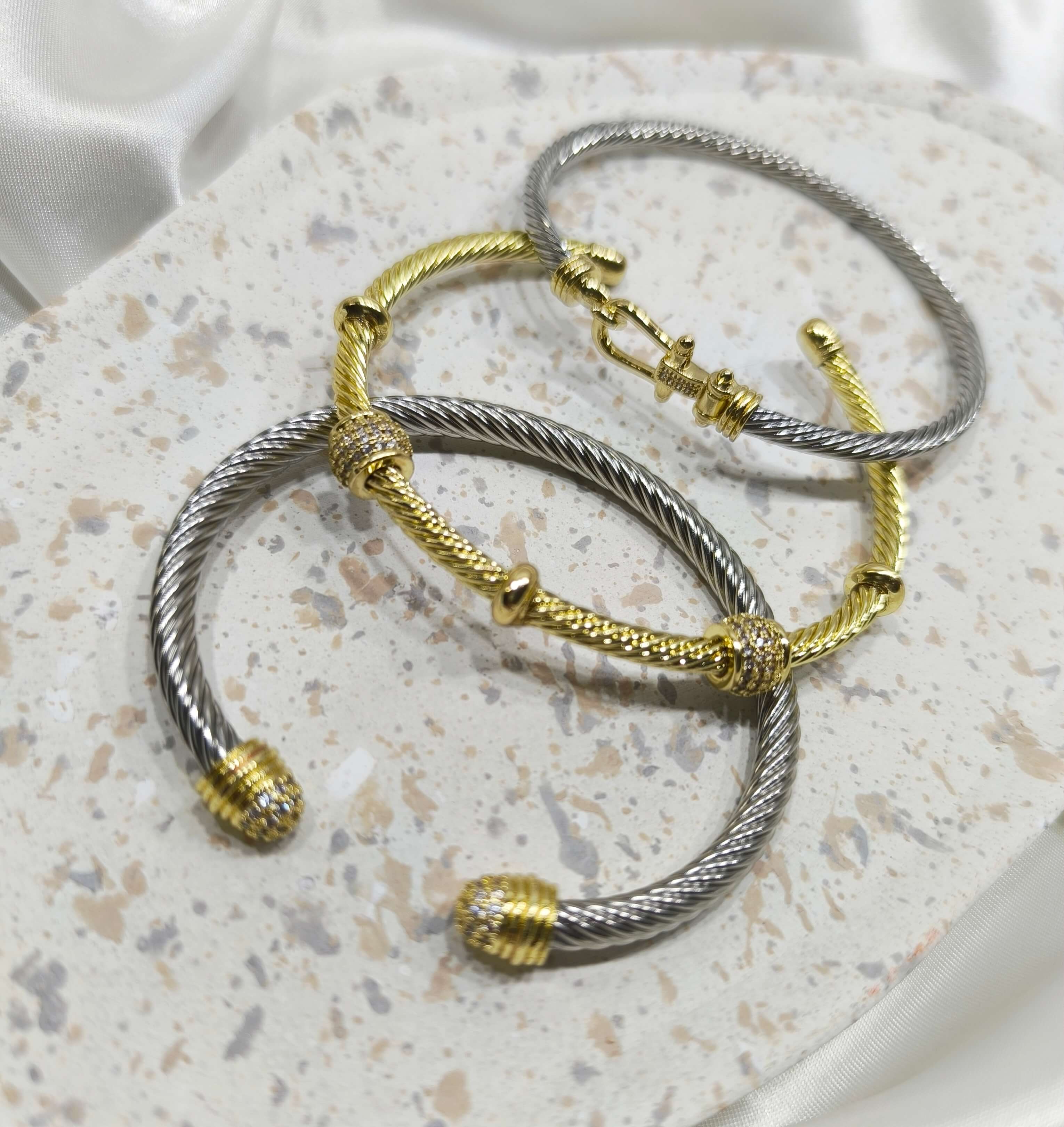 LOT DE 3 BRACELETS FEMME - GEOMETRIQUES - ACIER INOXYDABLE & OR 18K