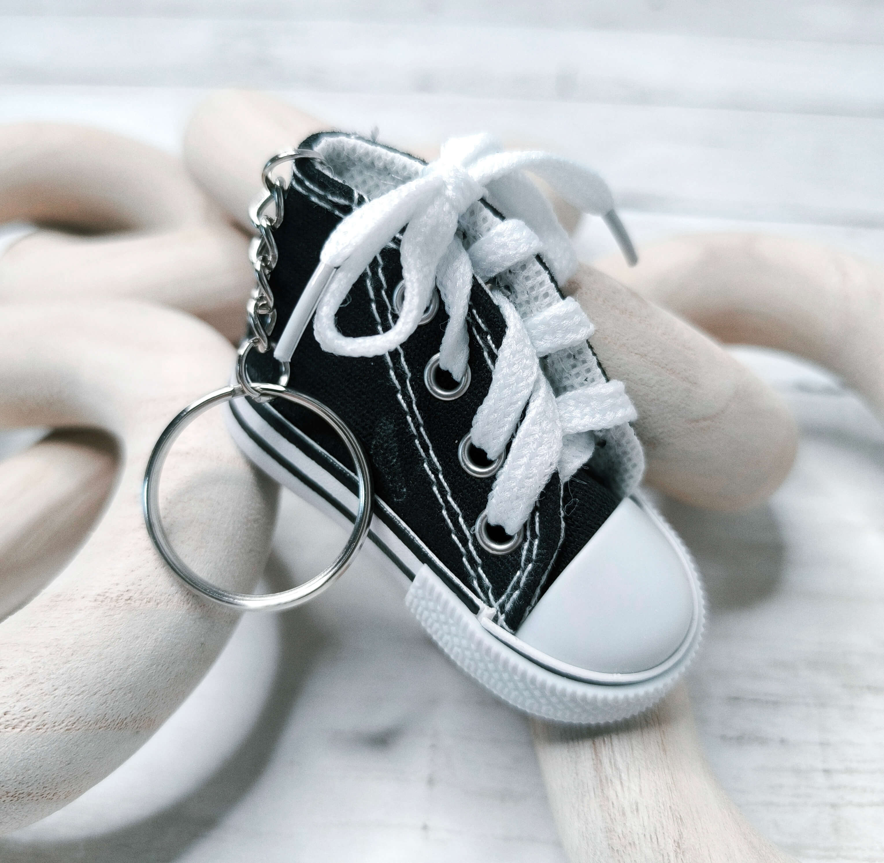 Porte-clés Chaussure Mini Sneakers – Couleur au Choix