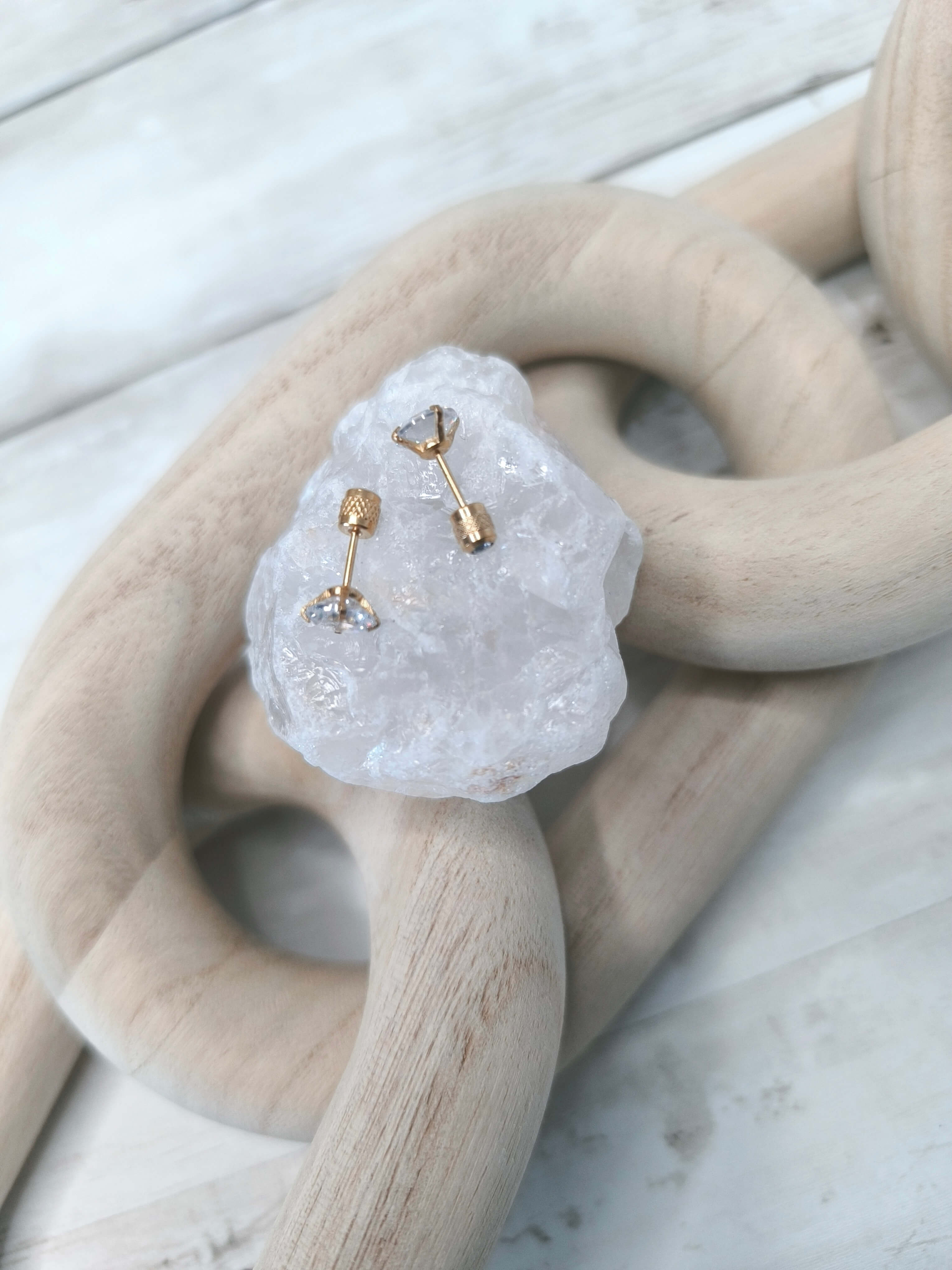 BOUCLES D'OREILLES HOMME EN ACIER INOXYDABLE - PIERRES EN ZIRCONE CUBIQUE - ARGENT OU DORE - 7MM