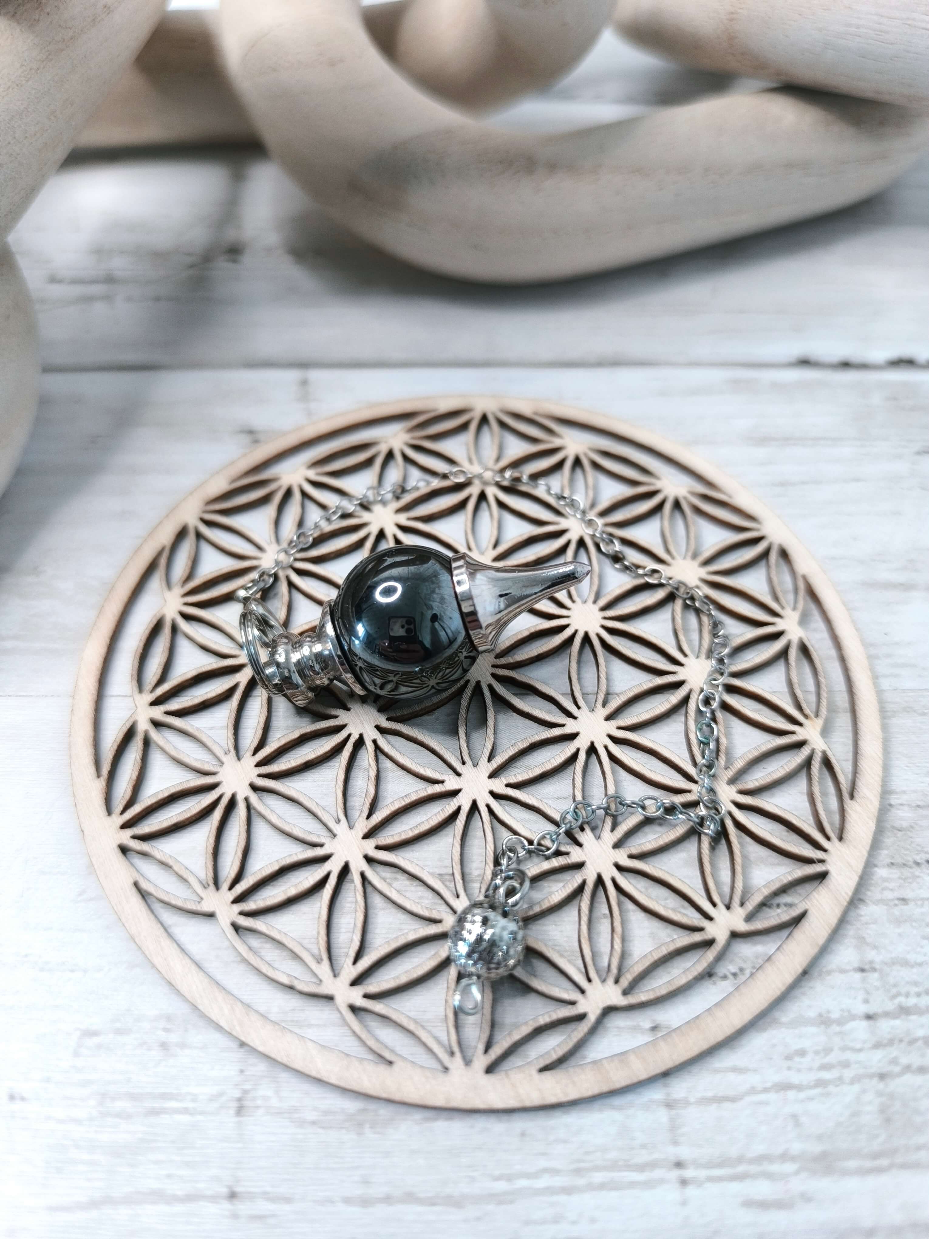 PENDULE DIVINATOIRE - HEMATITE - ANCRAGE & CLARTE MENTALE