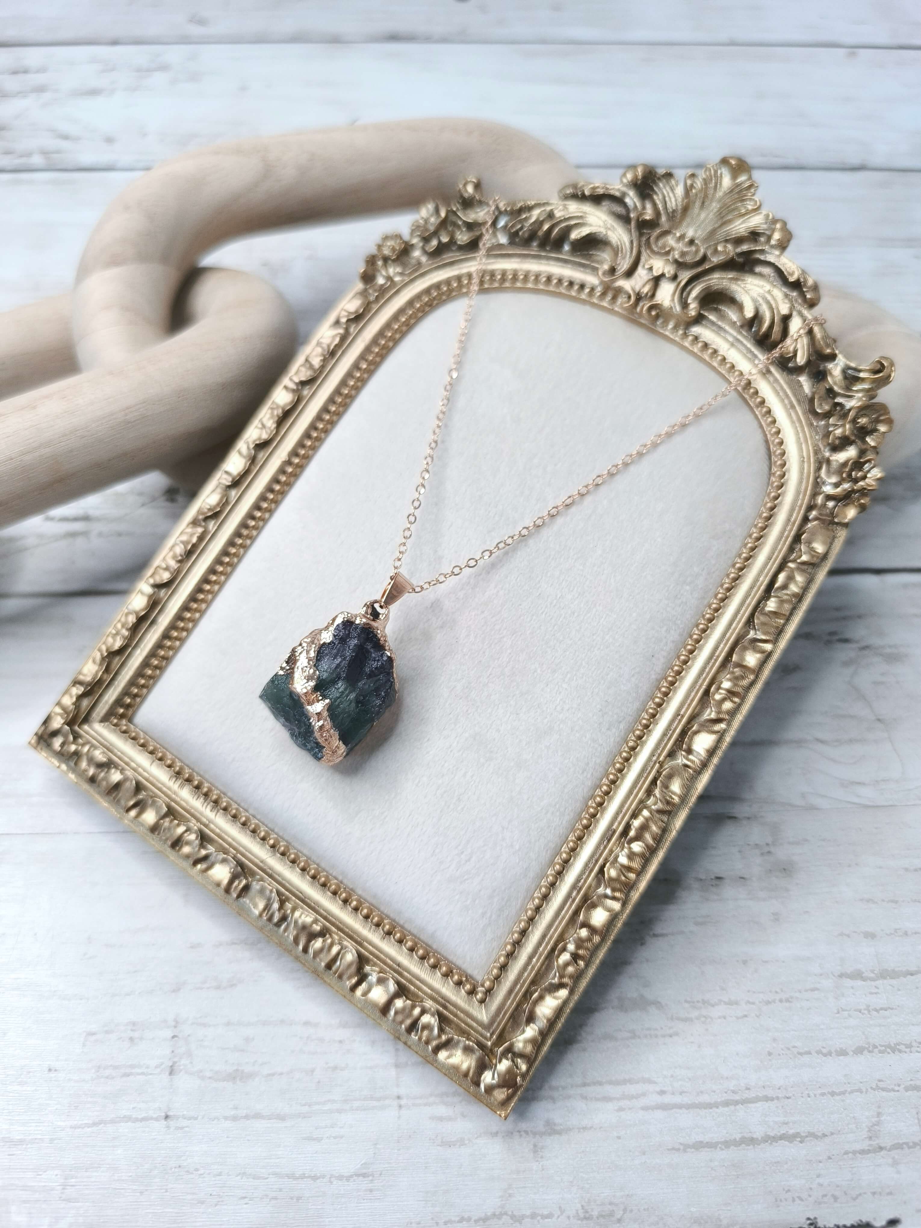 Collier Fluorite Brute – Clarté, Protection & Sagesse Intérieure