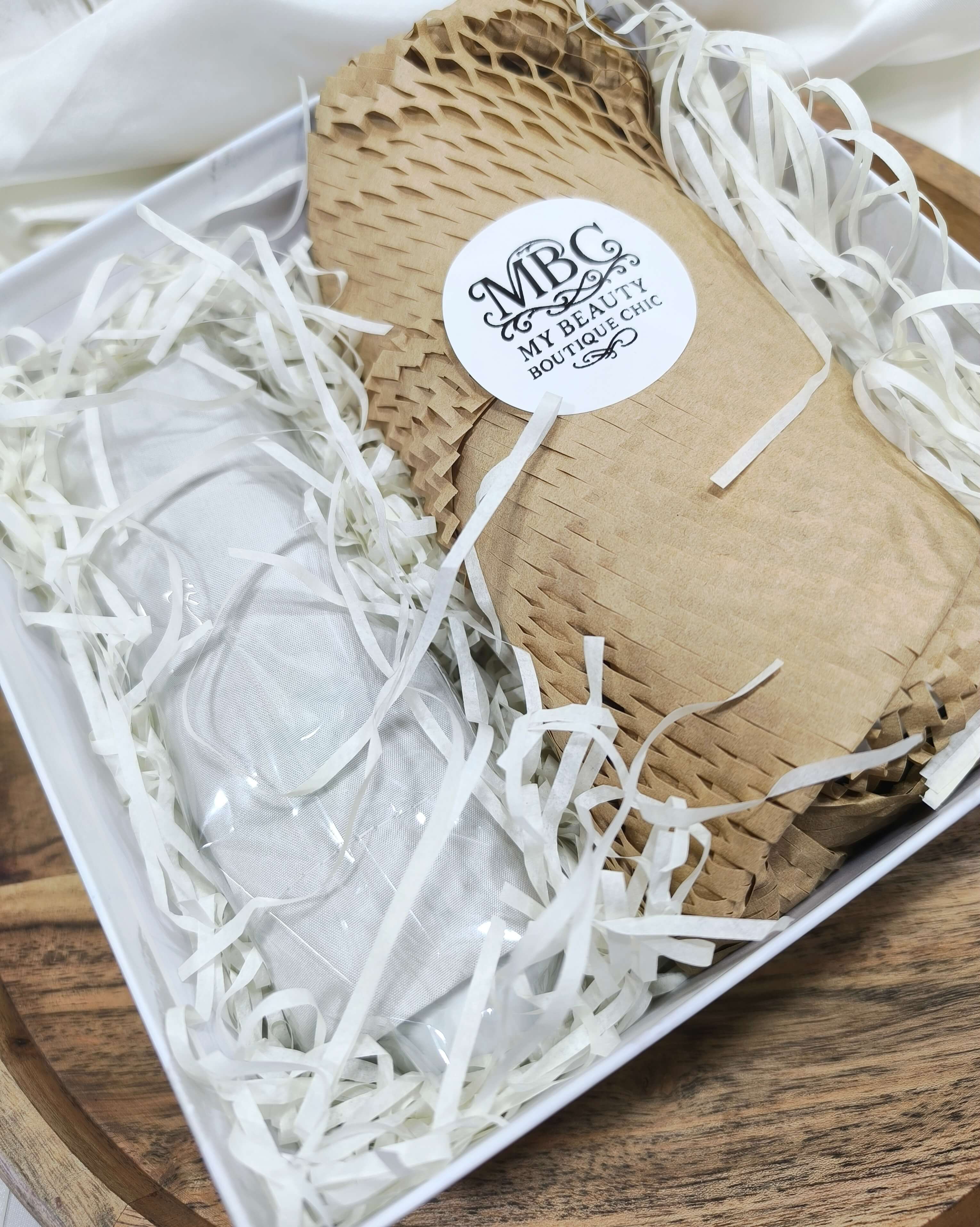 COFFRET CADEAU MIXTE - BLANC ELEGANCE - TASSE ISOTHERME & PARAPLUIE ANTI-UV50