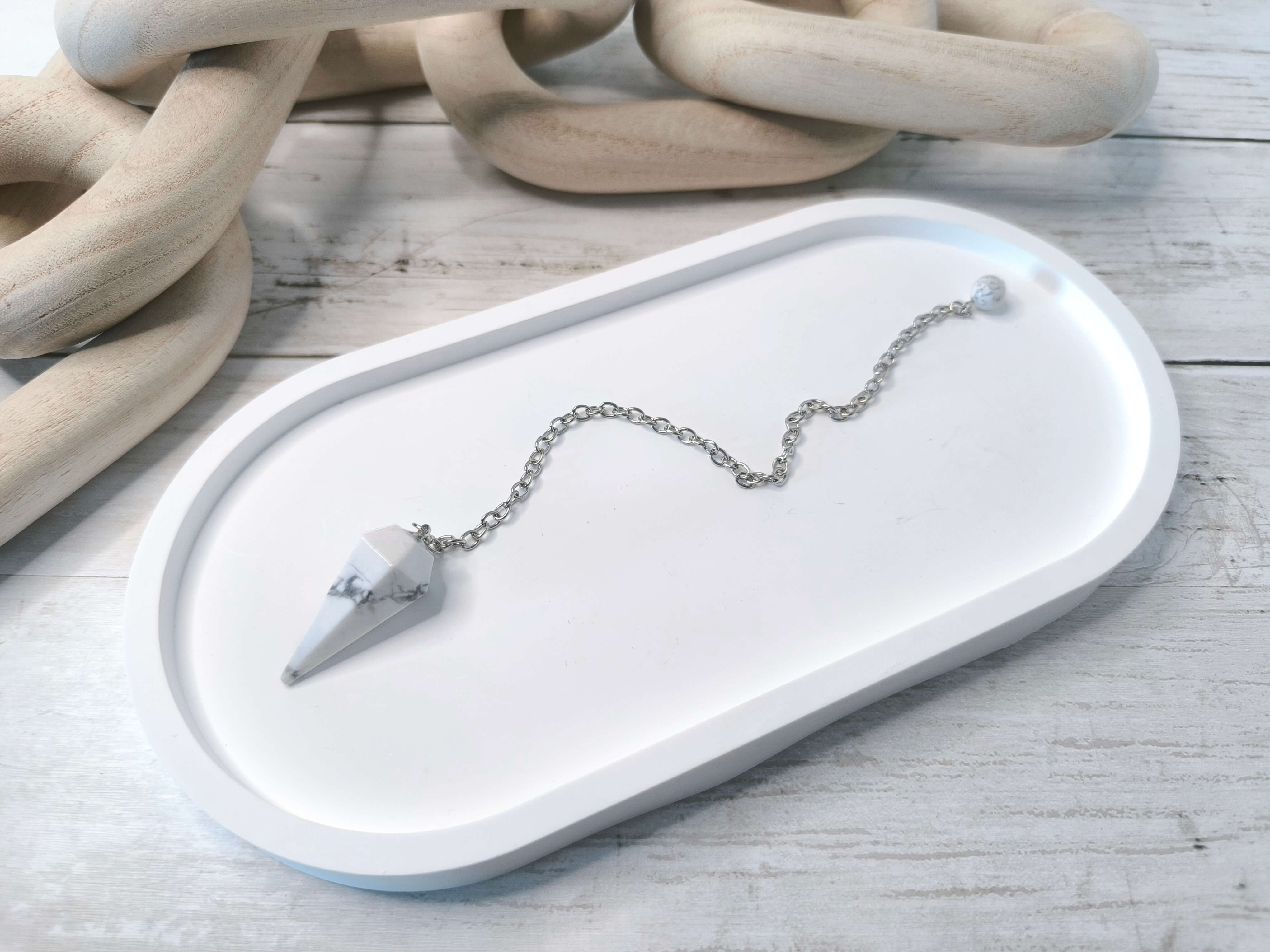 PENDULE DIVINATOIRE - HOWLITE BLANCHE - INTUITION, CALME & CLARTE
