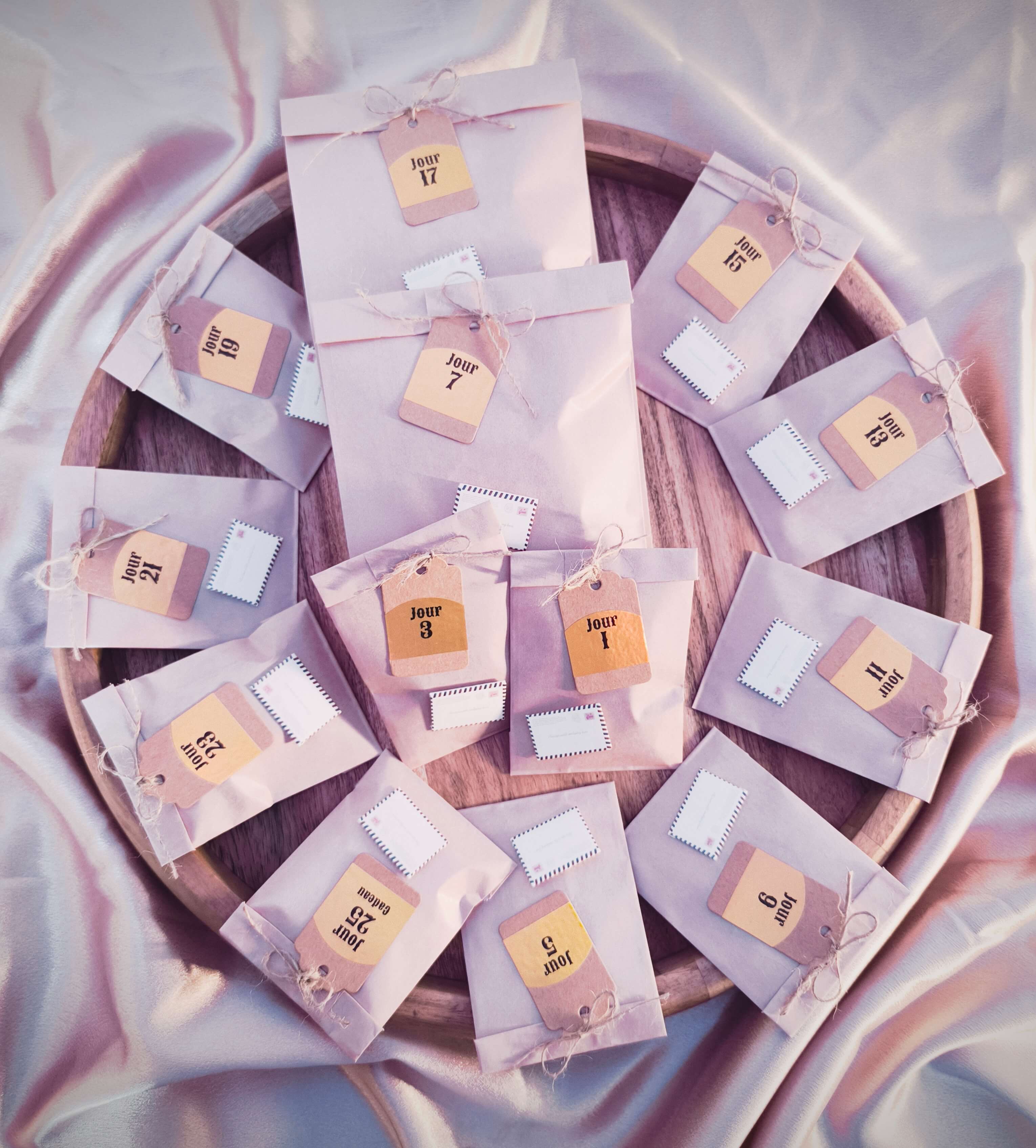 CALENDRIER DE L'AVENT - BIJOUX DORES - EDITION LUXE ACIER INOXYDABLE & ZIRCON - 12 JOURS + CADEAU