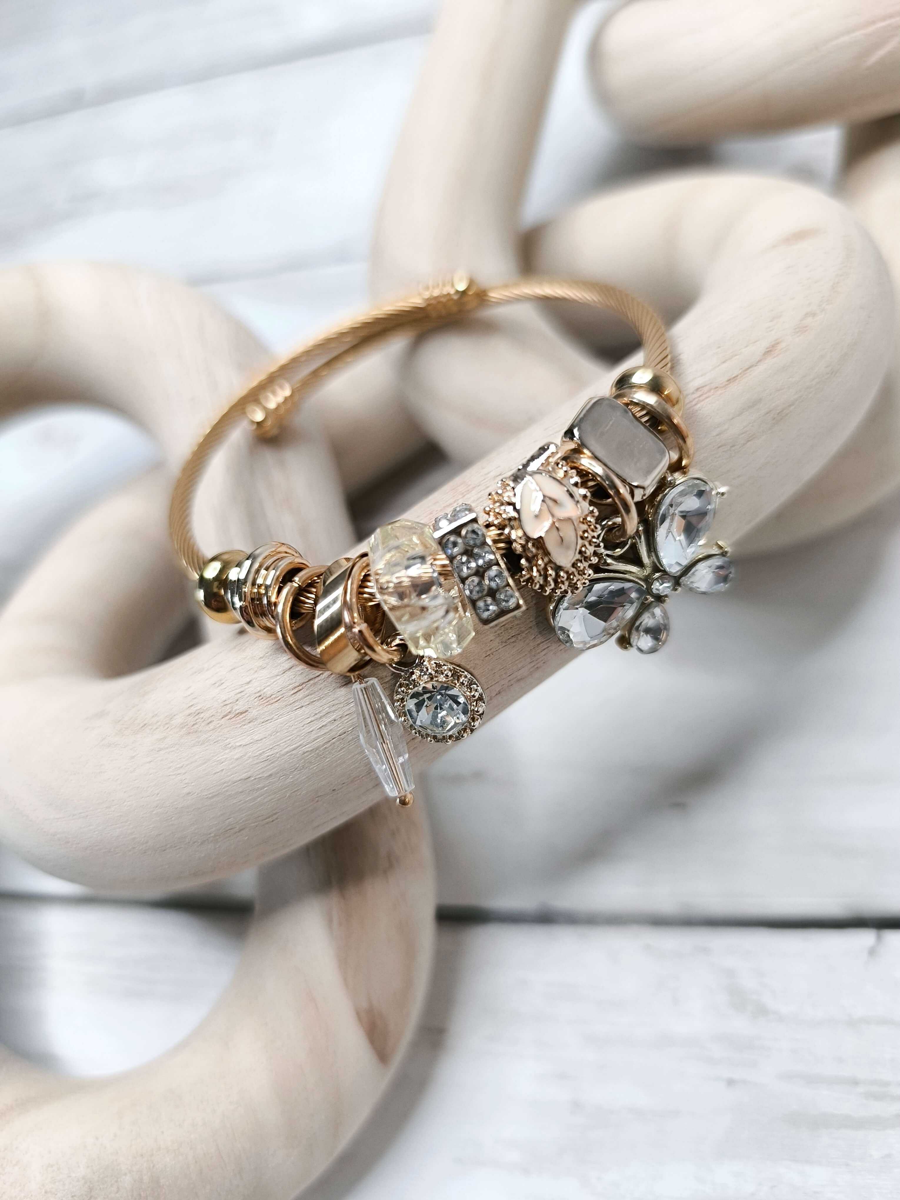 BRACELET FEMME - BRELOQUE - PENDENTIF PAPILLON & AUTRES CHARMS LUMINEUX