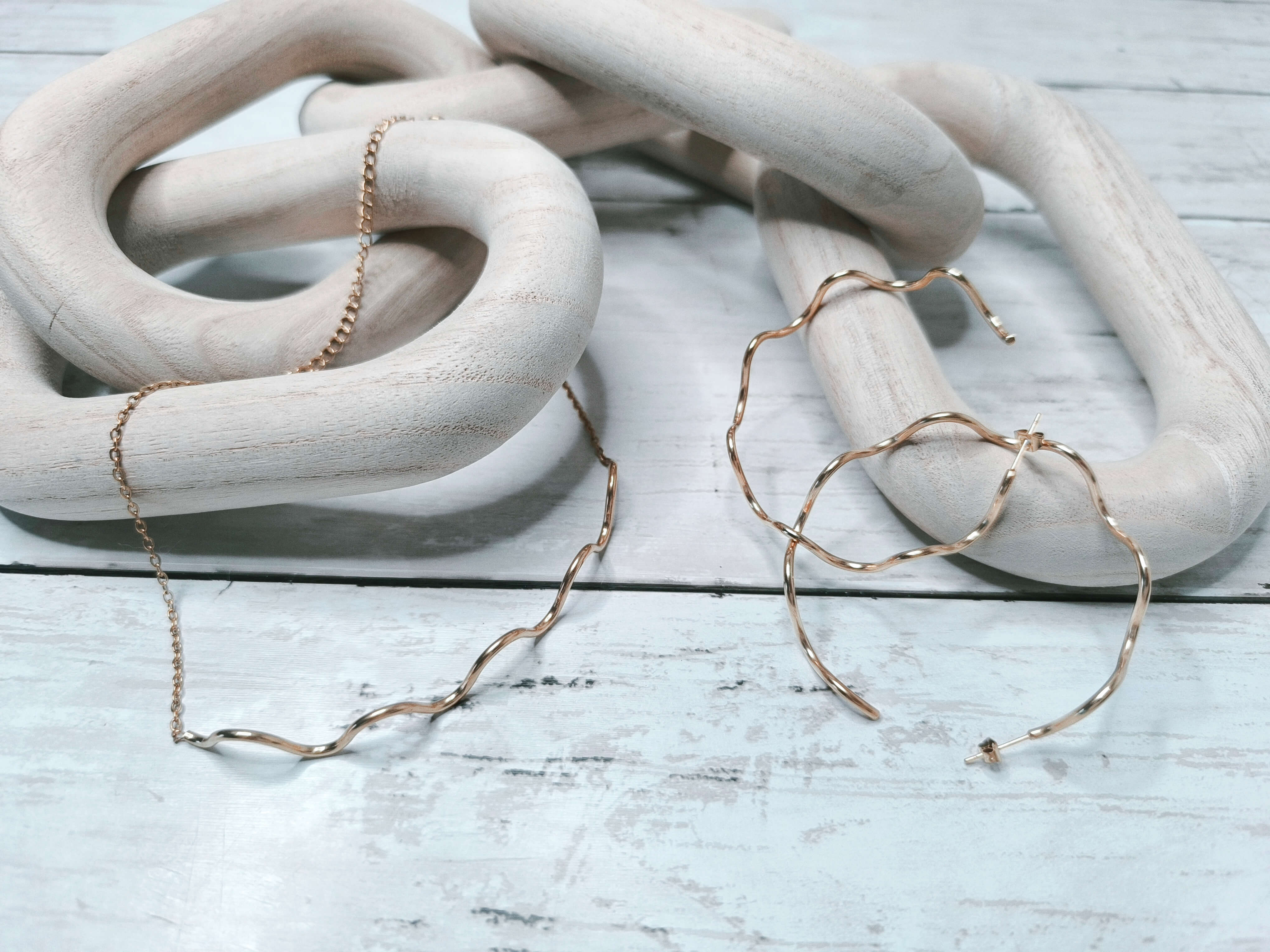 Parure Femme Vagues – Collier Ras du Cou & Boucles d’Oreilles (Or ou Argent)