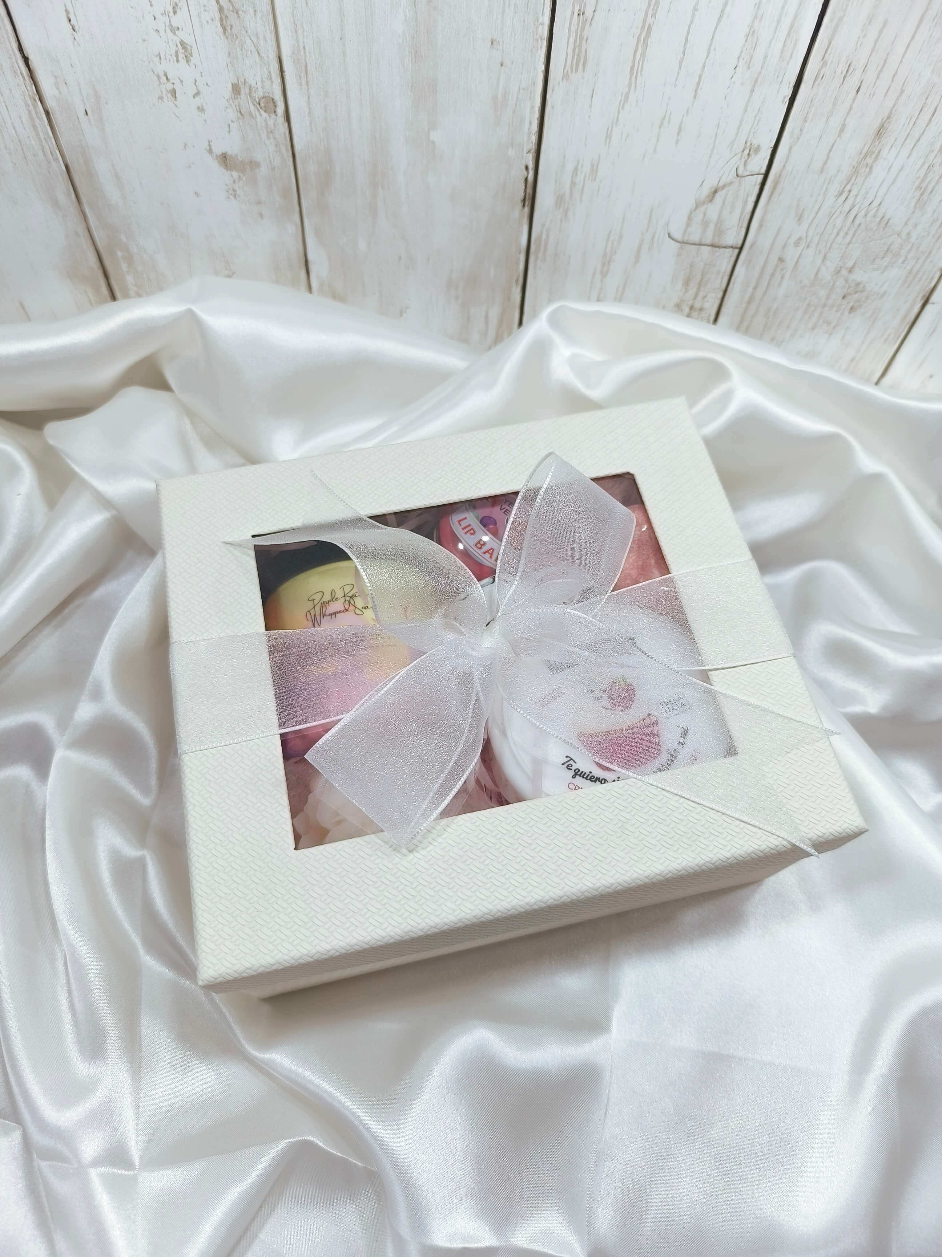 COFFRET CADEAU - FRAISE / CHANTILLY - BIEN-ETRE FEMME - DOUCEUR & DETENTE - EDITION UNIQUE
