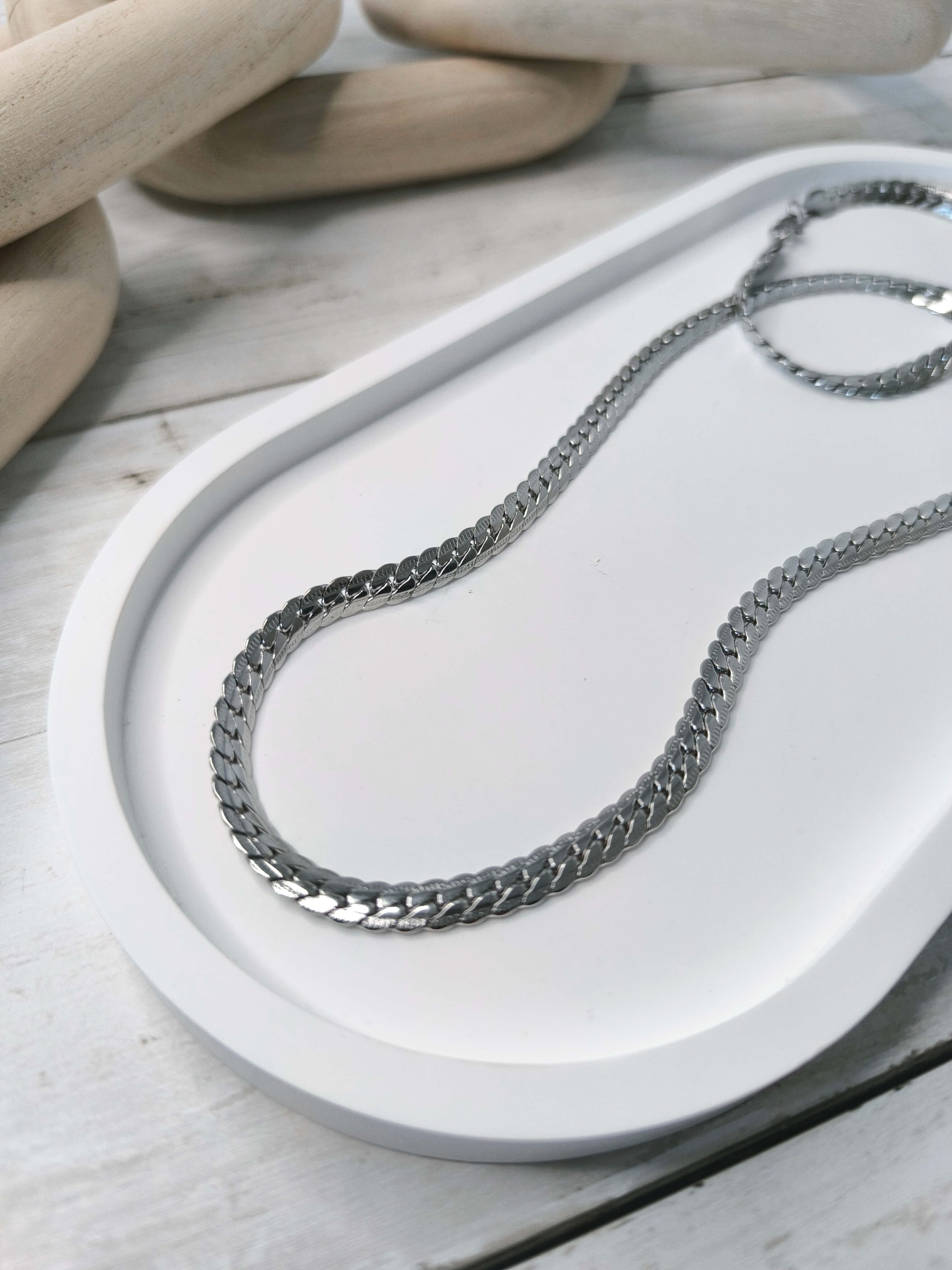 CHAINE HOMME - EN ACIER INOXYDABLE - MAILLES SERREES - 60 CM