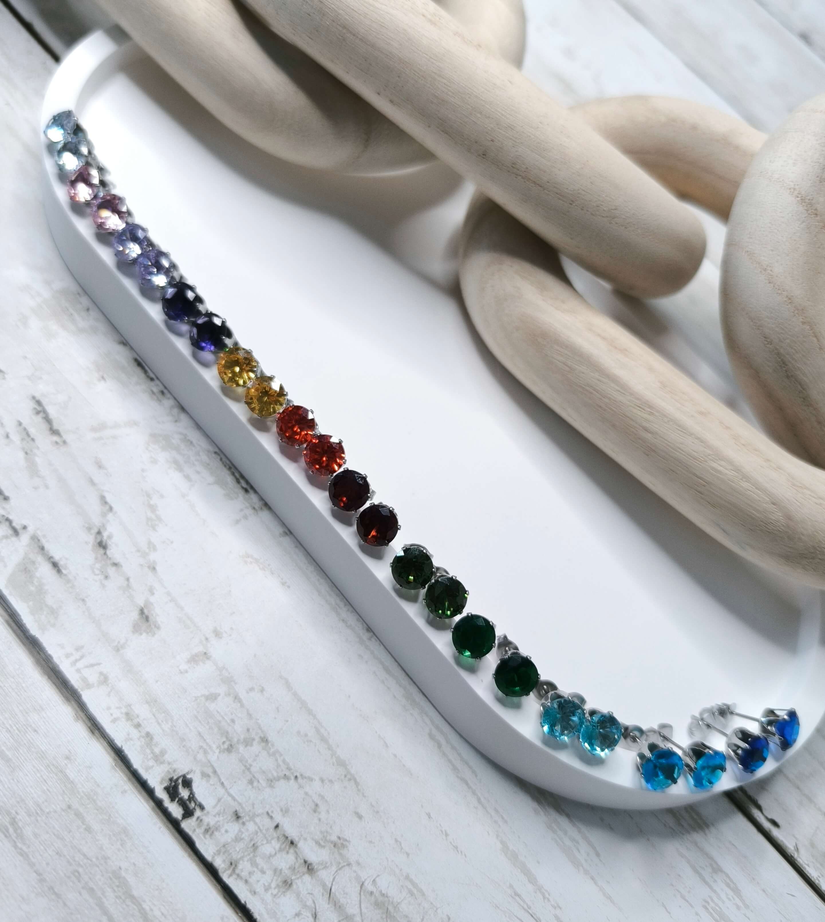 BOUCLES D'OREILLES EN ACIER INOXYDABLE - PIERRES EN ZIRCONE CUBIQUE - 12 COULEURS AU CHOIX - 8MM