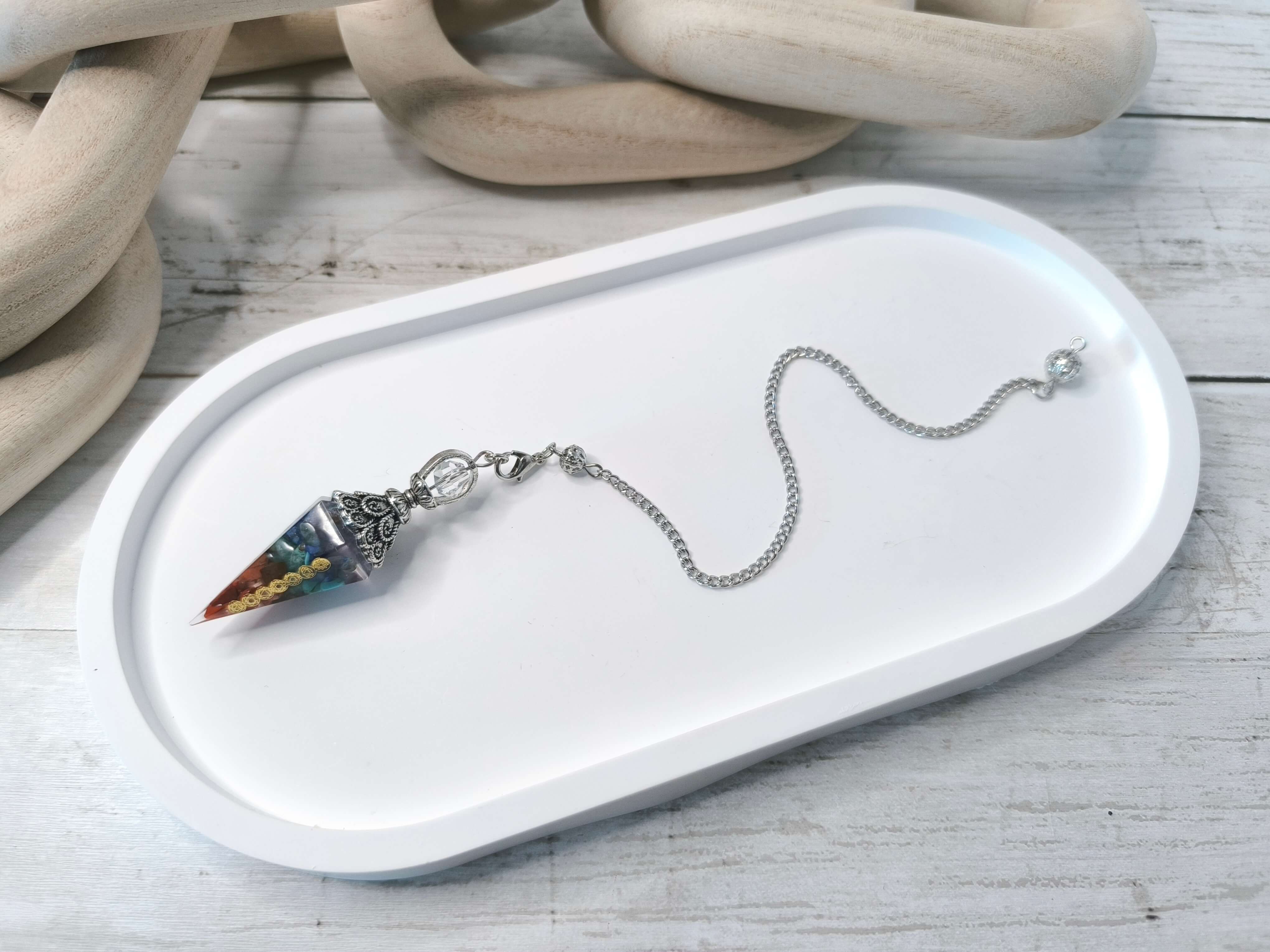 PENDULE DIVINATOIRE - EN RESINE & PIERRES NATURELLES - 7 CHAKRAS - HARMONIE & AQUILIBRE ENERGETIQUE