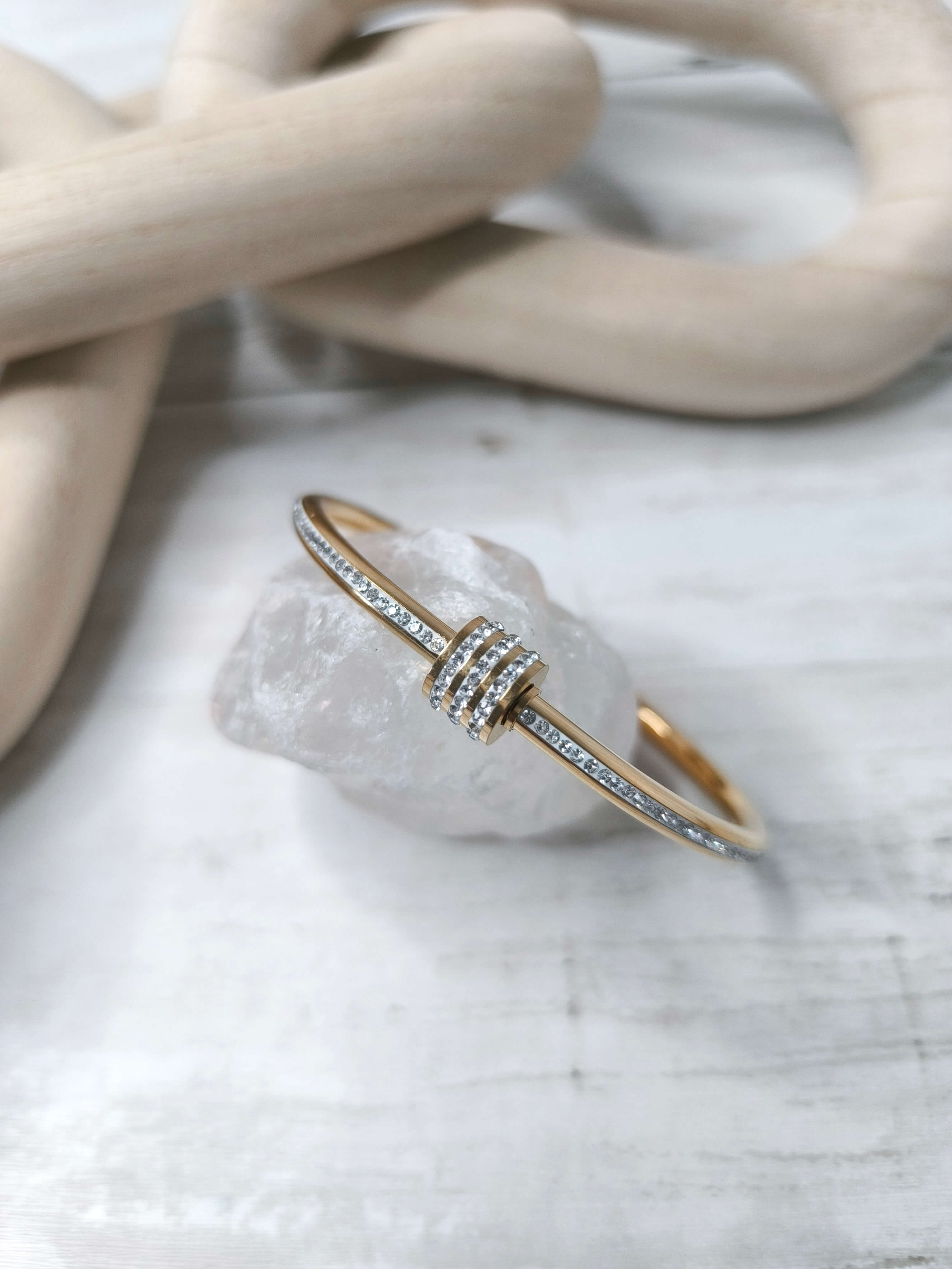 BRACELET FEMME - ACIER INOXYDABLE 304 OU ARGENT - CYLINDRE CENTRAL SERTI DE STRASS SCINTILLANTS - DORE OU ARGENTE